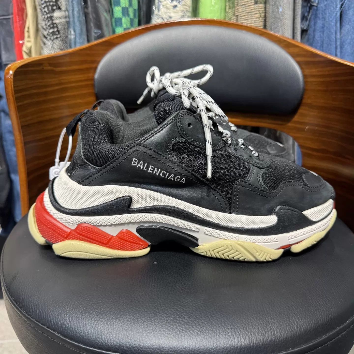 Balenciaga Balenciaga Triple S Black Red Distressed 41 Size US 8 / EU 41 - 4 Thumbnail