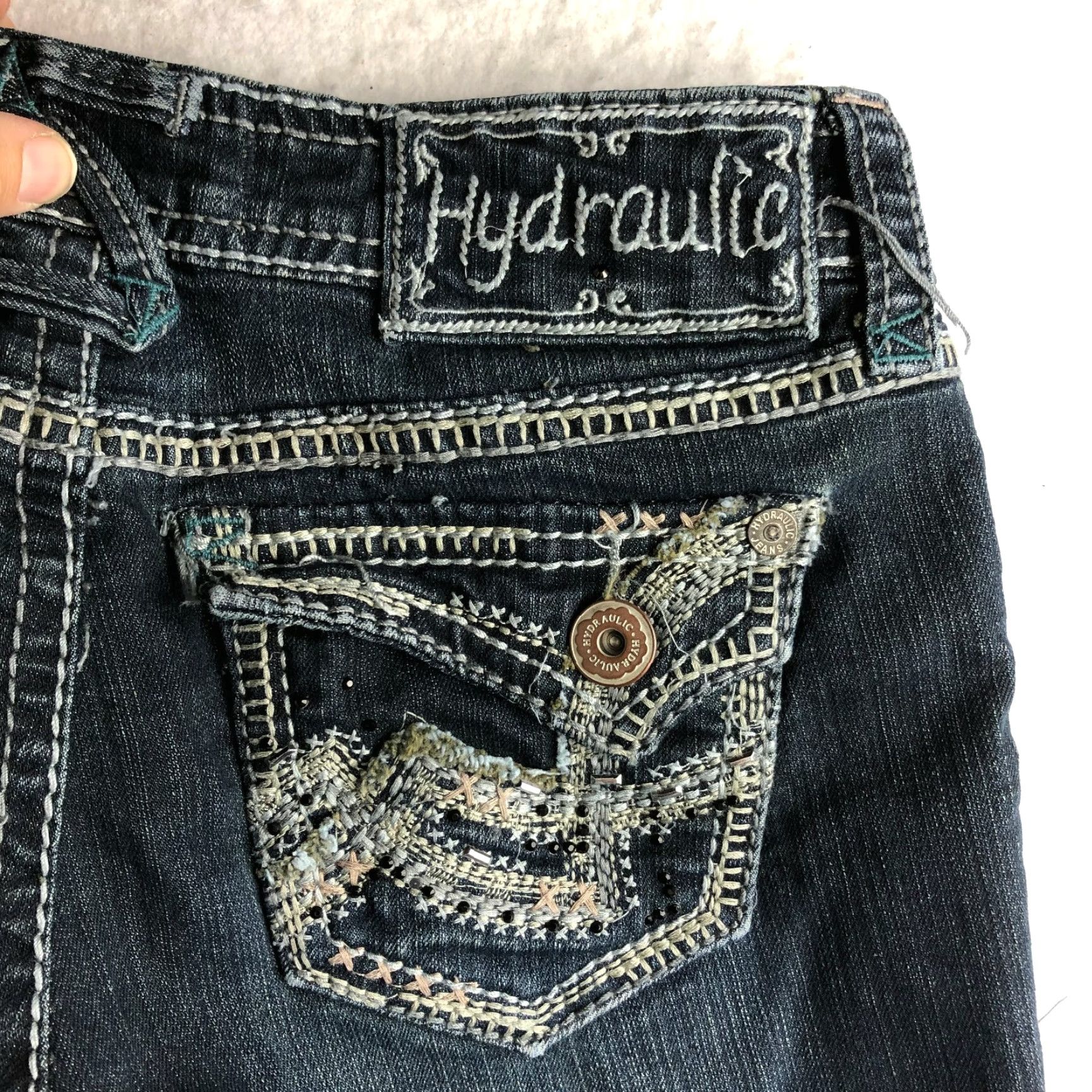 Vintage HYDRAULIC Mid Rise Boyfriend Juniors Size 2 28" Waist Dark Wash Blue Denim Shorts Women/ Girls Size 28" / US 6 / IT 42 - 2 Thumbnail