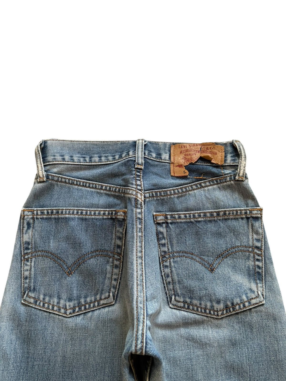 Levi's × Levi's Vintage Clothing Vintage 90s Levis 560 Blue Wash Loose Jeans Size US 26 / EU 42 - 8 Thumbnail
