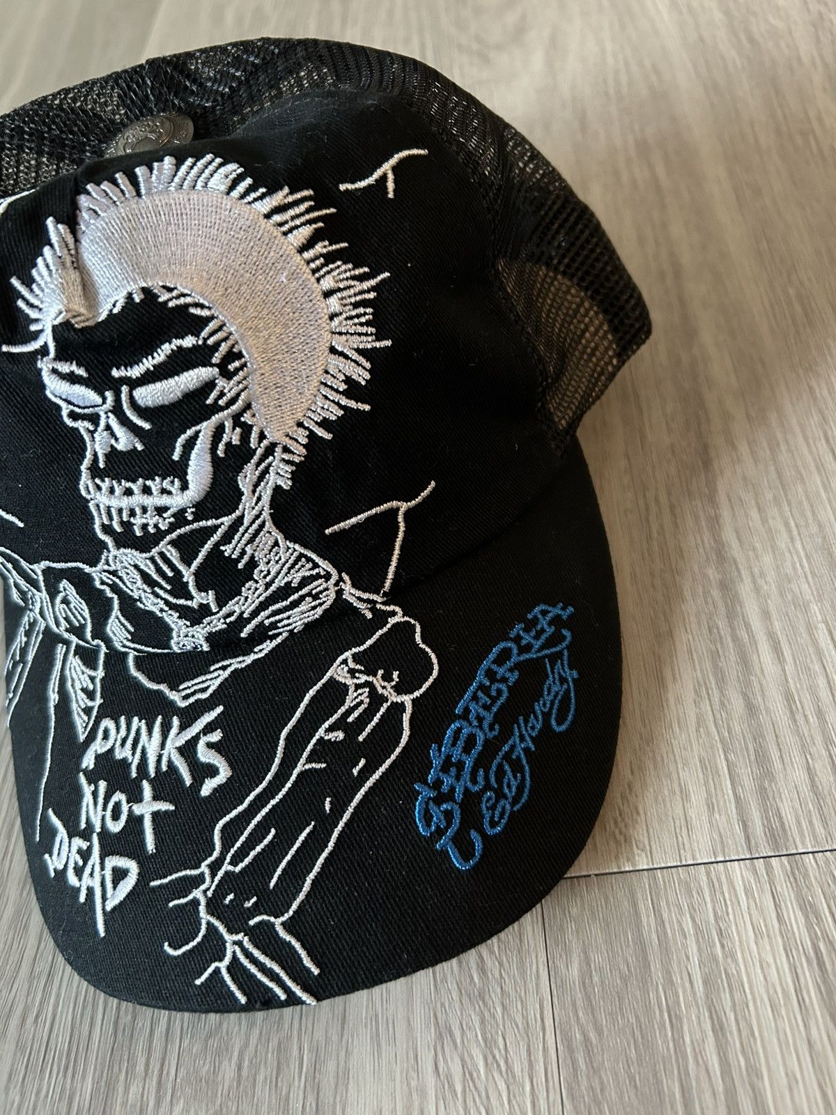 Ed Hardy × Siberia Hills Ed Hardy X Siberia Hills Punks Not Dead Trucker Hat Size ONE SIZE - 3 Thumbnail