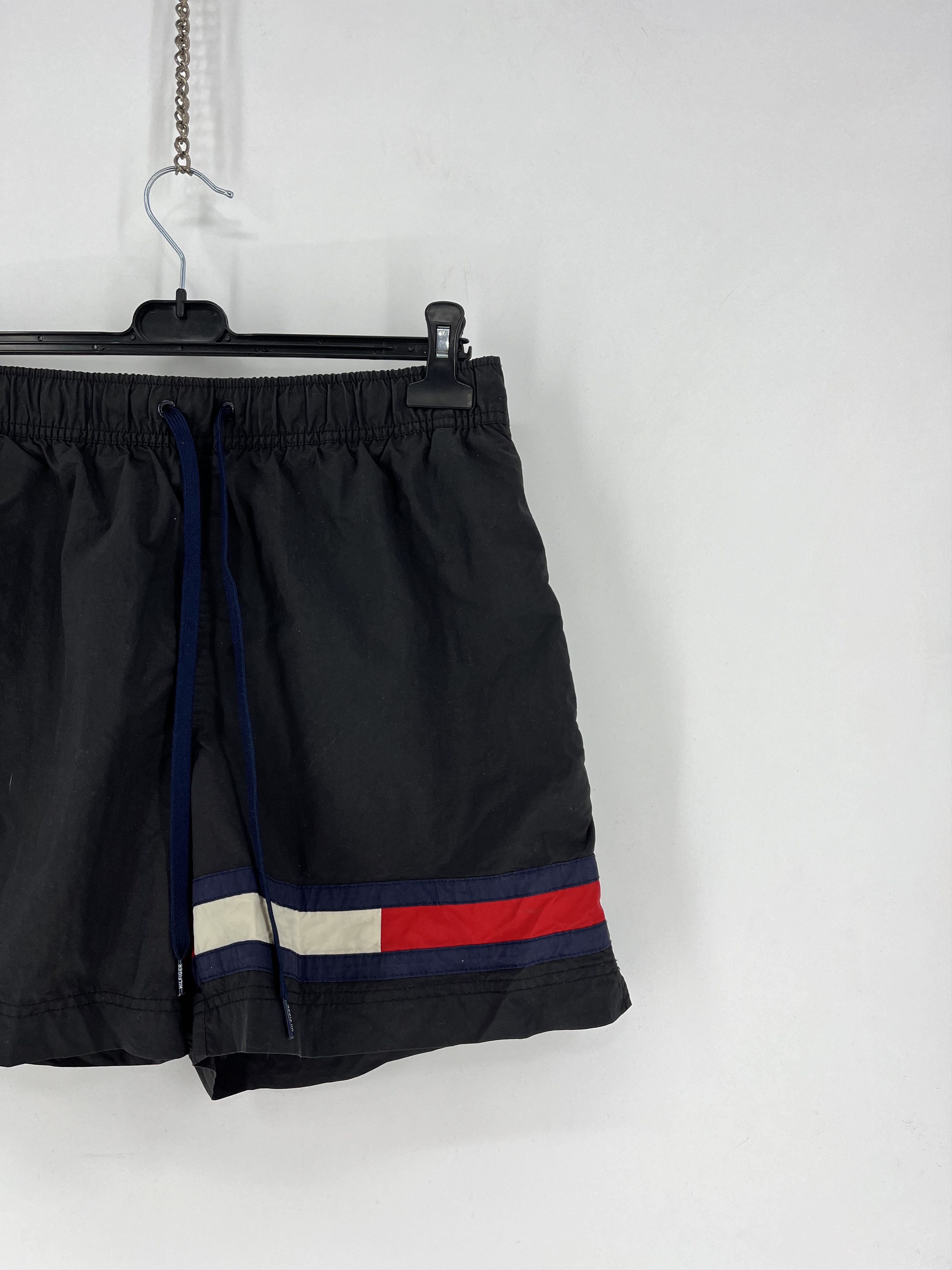 Tommy Hilfiger 90s Vintage Tommy Hilfiger Navy Nylon Big Logo Shorts Travis Size US 34 / EU 50 - 6 Thumbnail