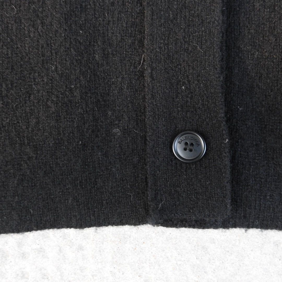 Balenciaga BALENCIAGA WOOL KNIT CARDIGAN Size US L / EU 52-54 / 3 - 6 Thumbnail