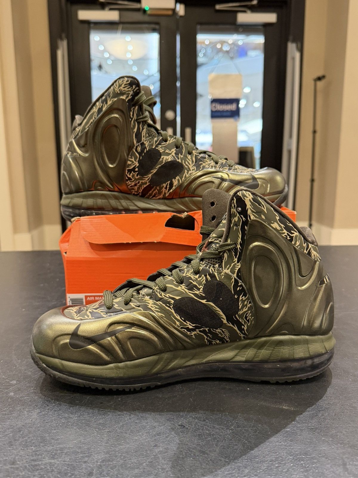 Nike Nike Hyperposite ‘Tiger Camo’ Size US 8 / EU 41 - 2 Thumbnail