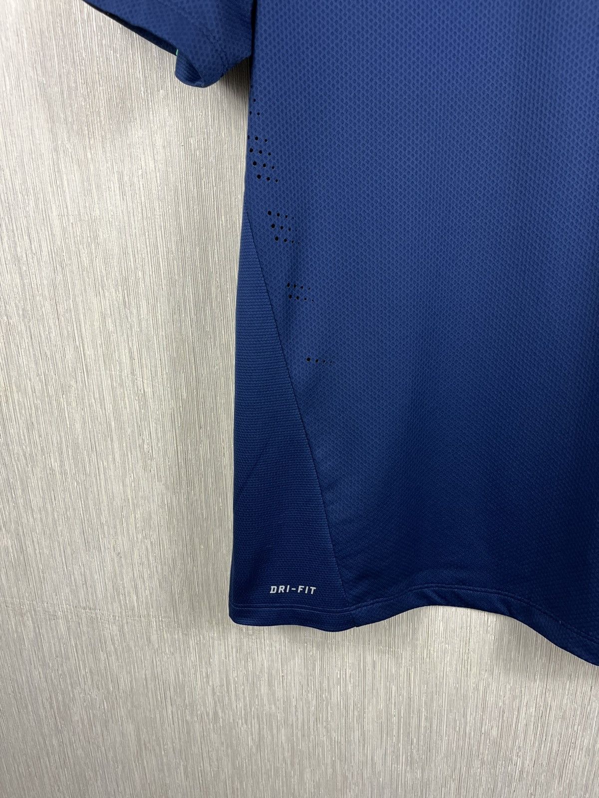 Nike Vintage Nike Barcelona y2k soccer jersey t-shirt navy tee Size US L / EU 52-54 / 3 - 7 Thumbnail