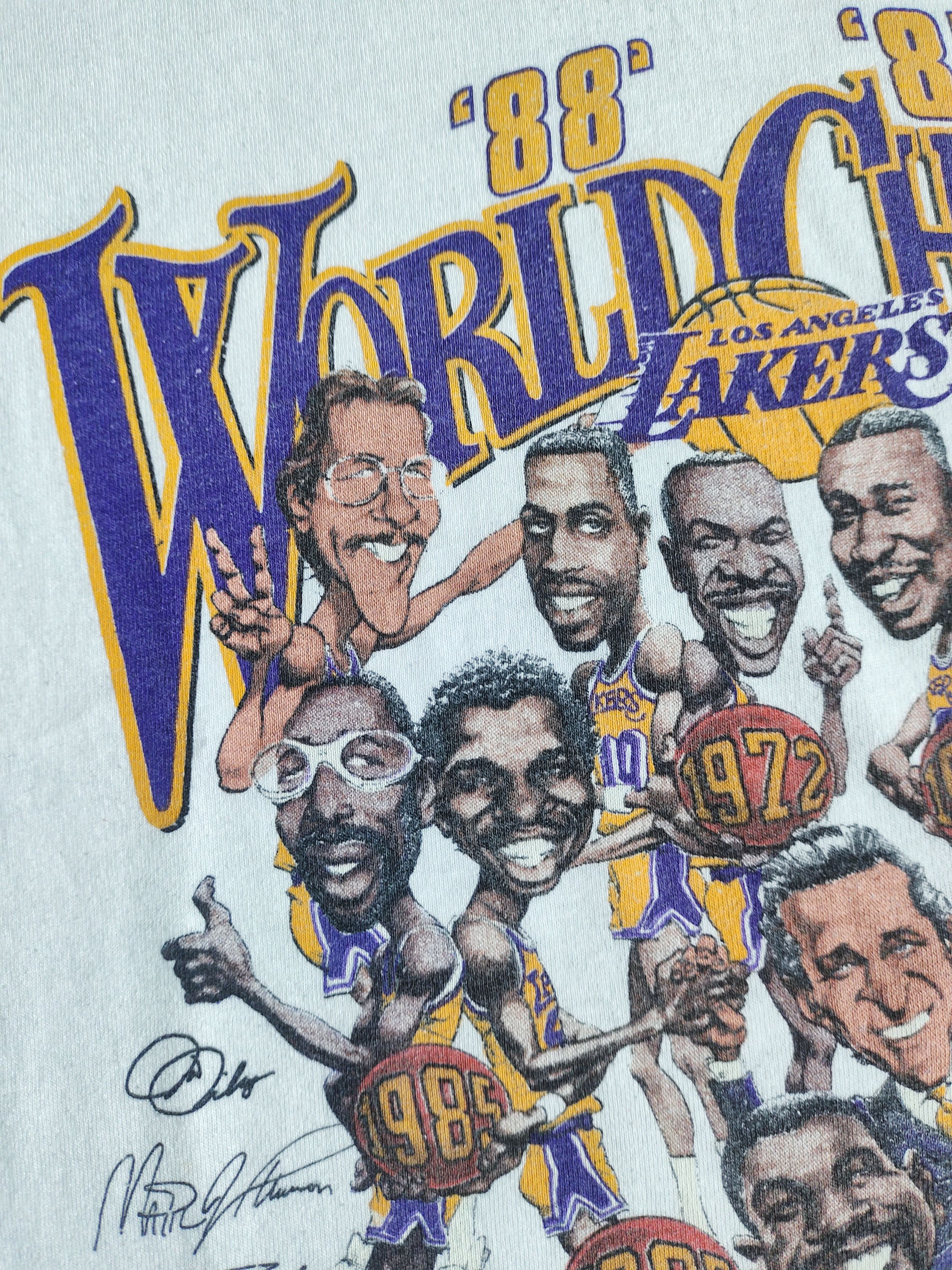 Vintage Vintage LA Lakers 1987 Champions Caricature T-shirt Size L / US 10 / IT 46 - 7 Thumbnail