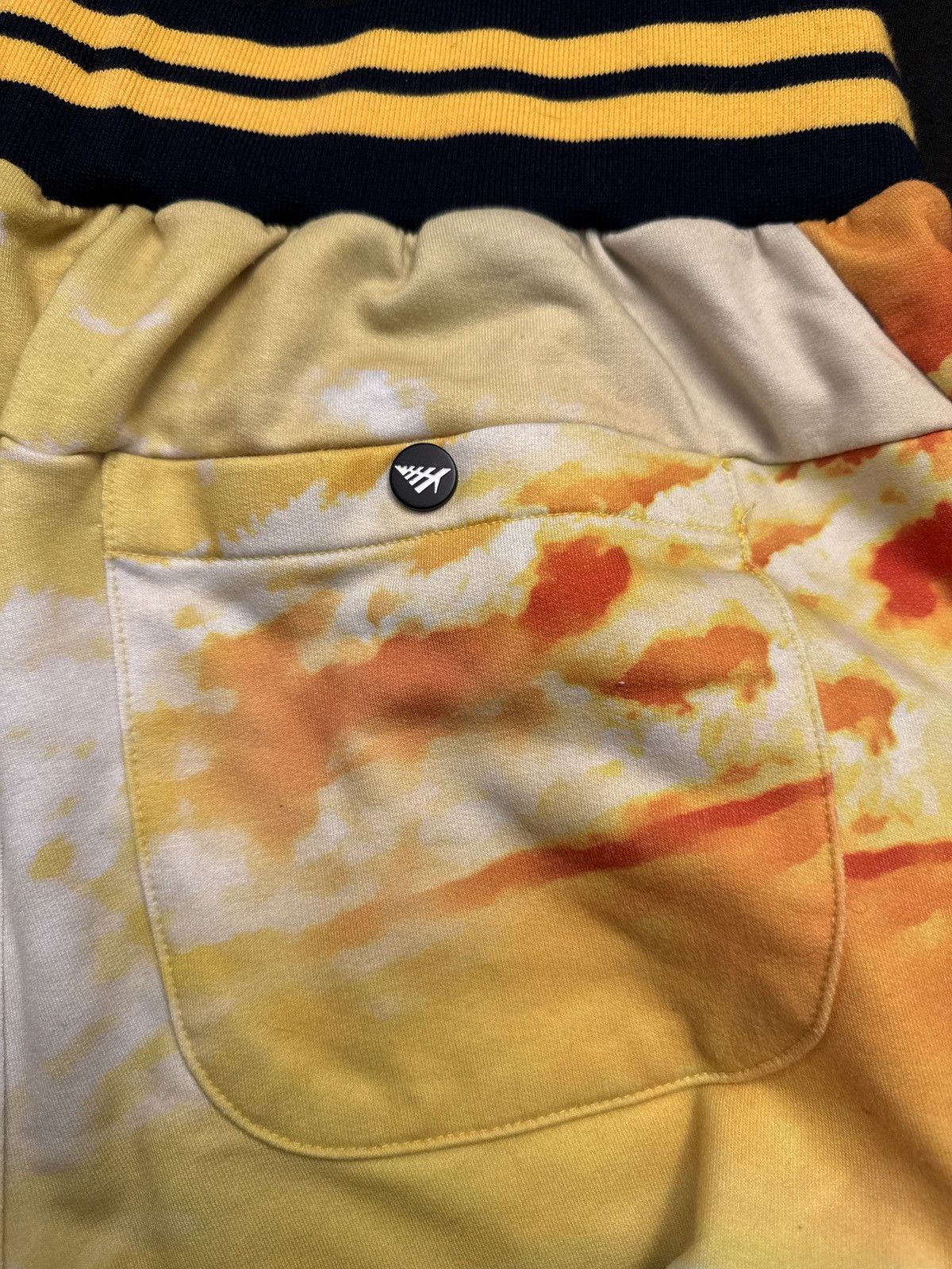 Paper Planes NEW Paper plane shorts large Size US 36 / EU 52 - 2 Thumbnail