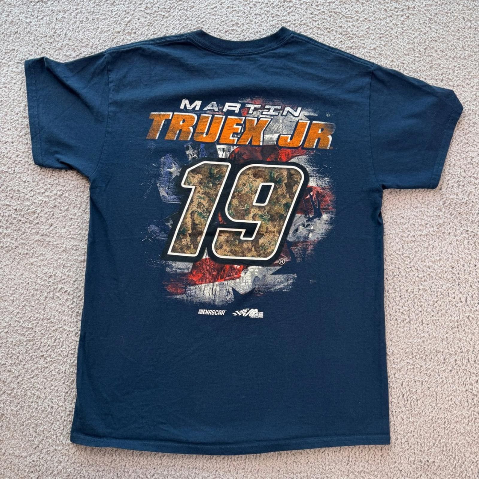 Other Joe Gibbs Racing Martin Truex Jr 19 NASCAR Graphic Tee Navy Size US M / EU 48-50 / 2 - 1 Thumbnail