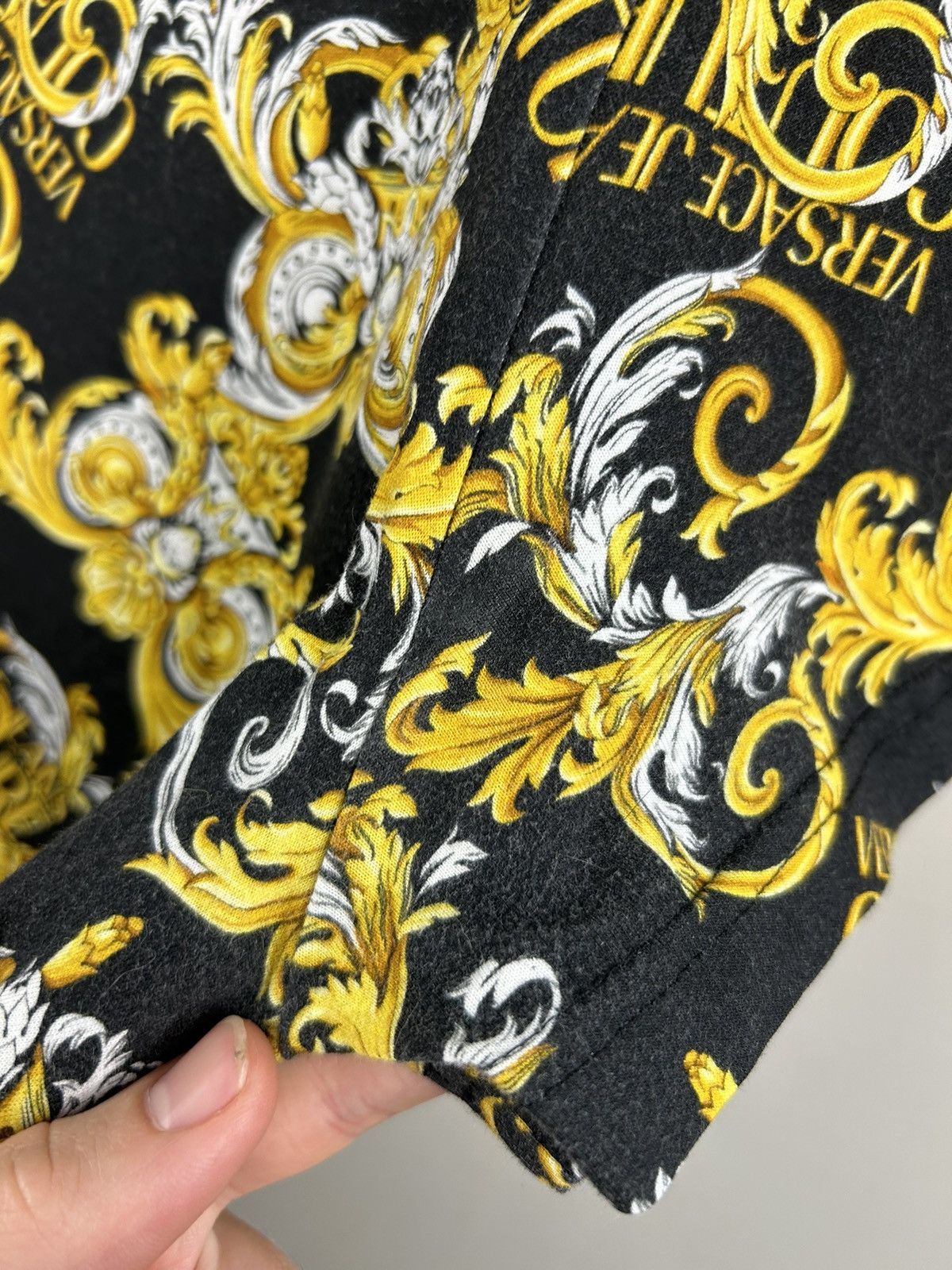 Versace Versace Jeans Couture Monogram Logo T shirt Size L / US 10 / IT 46 - 7 Thumbnail