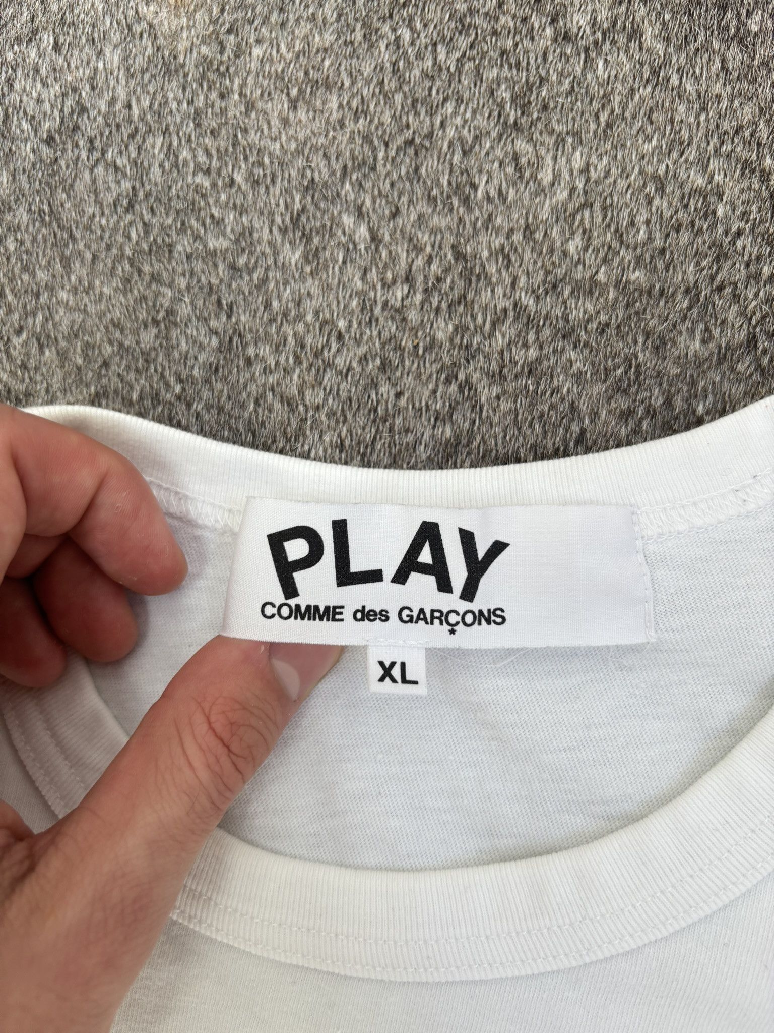 Comme des Garcons PLAY Comme des Garçons PLAY Black Heart T-Shirt - White XL Size US XL / EU 56 / 4 - 2 Thumbnail