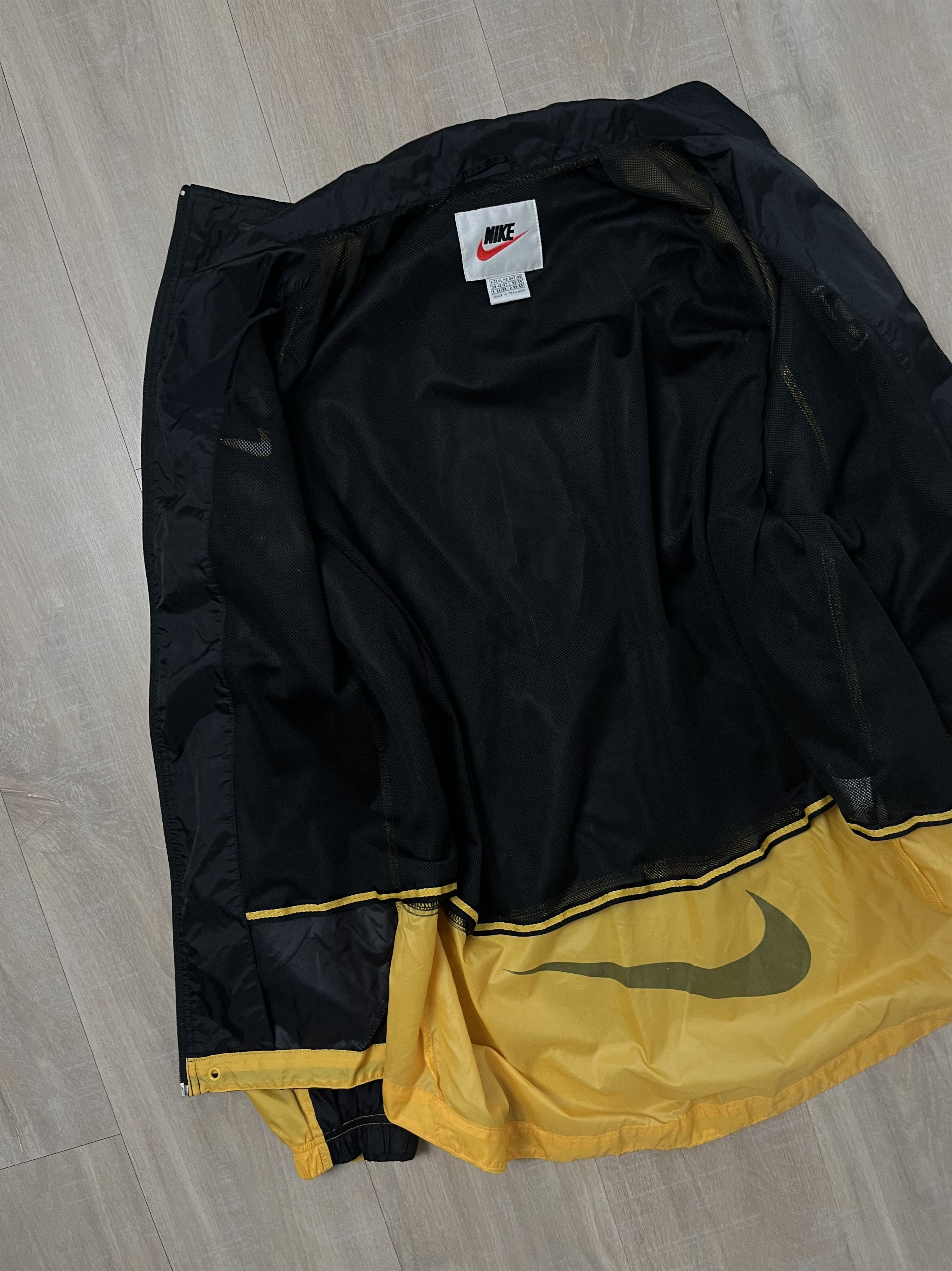 Nike Borussia Dortmund Football Jacket 1997/98 adult Size XL Nike Size US XL / EU 56 / 4 - 13 Thumbnail