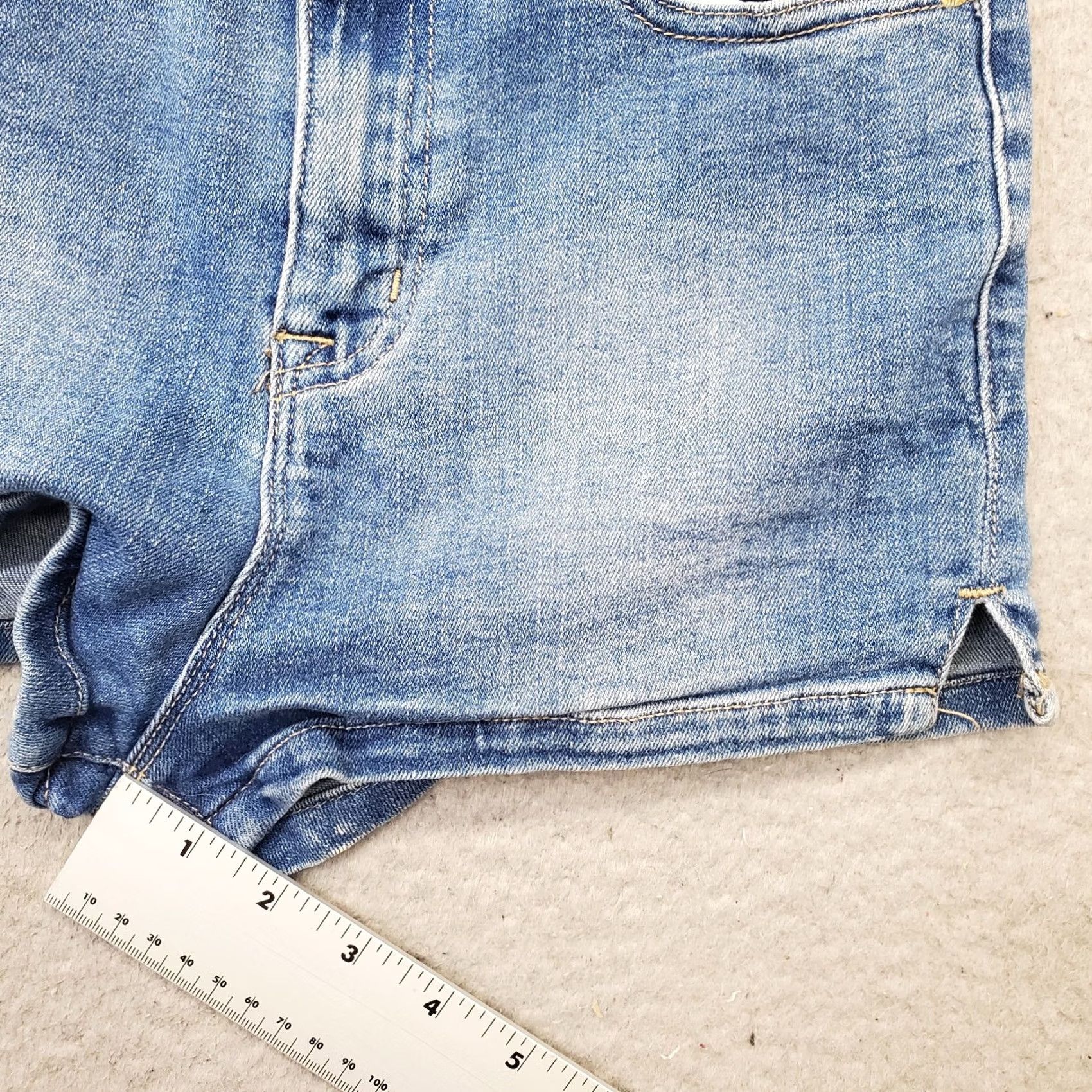 Bdg BDG Womens Jeans Shorts Blue Denim Stretch High-Waisted Bermuda 25 Summer Casual Womens Size 42" / US 20 - 4 Thumbnail