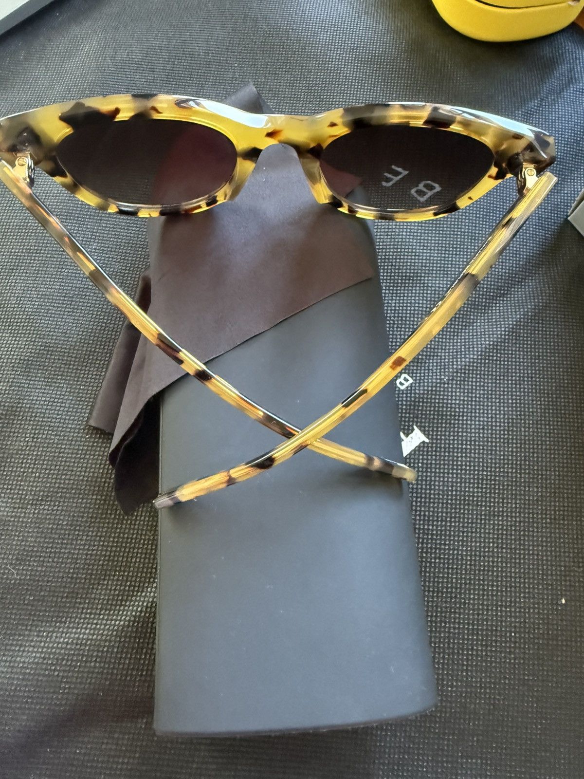 Banana Republic Banana Republic Tortoise Sunglasses Size ONE SIZE - 2 Thumbnail