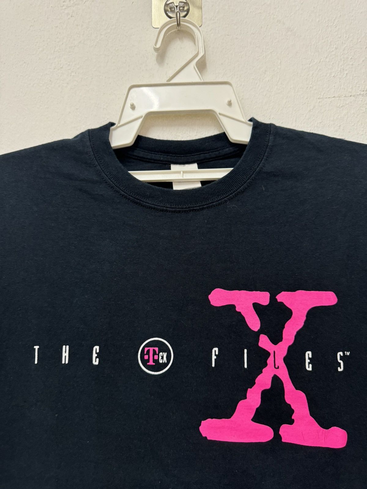 Vintage The Files X Movie “The Resolution Is Out There” T shirt Size US M / EU 48-50 / 2 - 2 Thumbnail