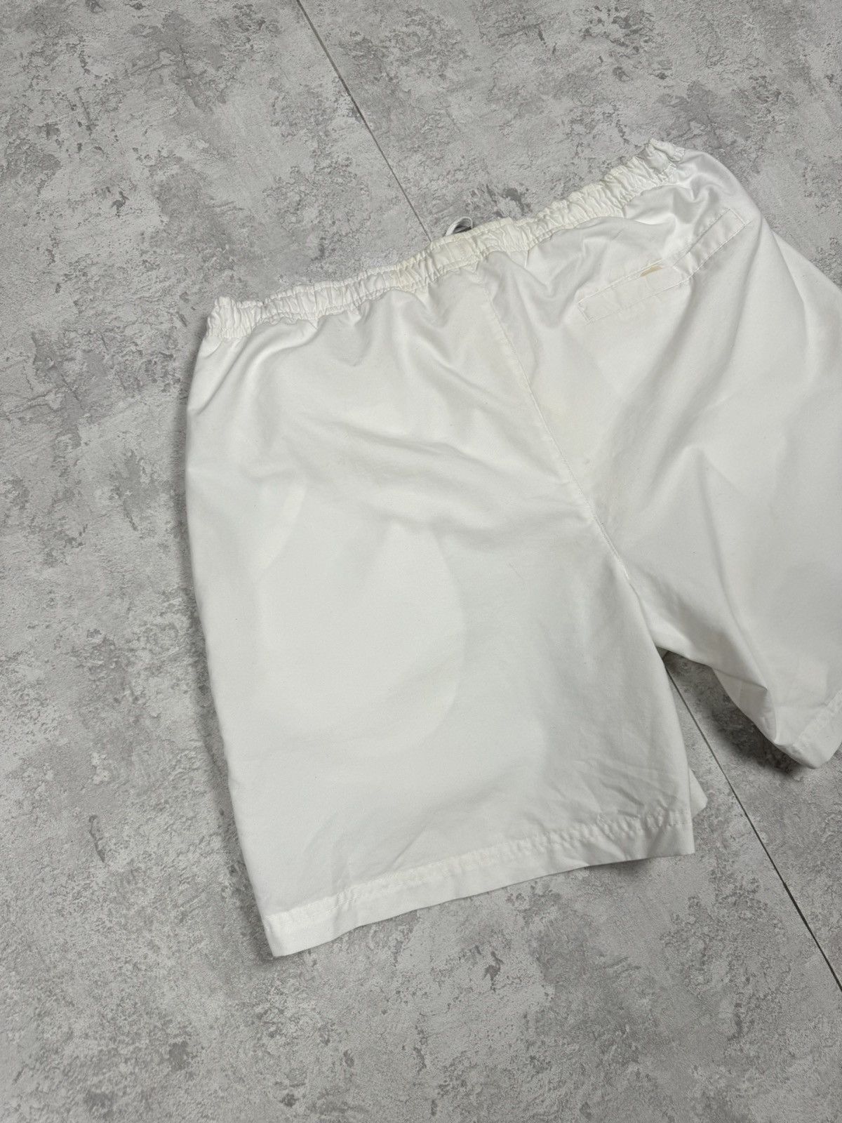 Nike Vintage Nike Y2K Streetwear Sportswear White Shorts Size XL Size US 37 - 6 Thumbnail