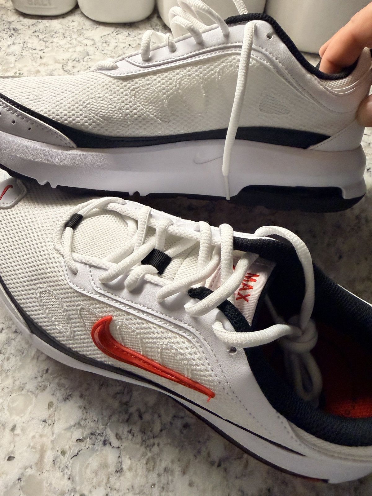 Nike Nike Air Max AP 'White University Red' Size US 11 / EU 44 - 12 Thumbnail