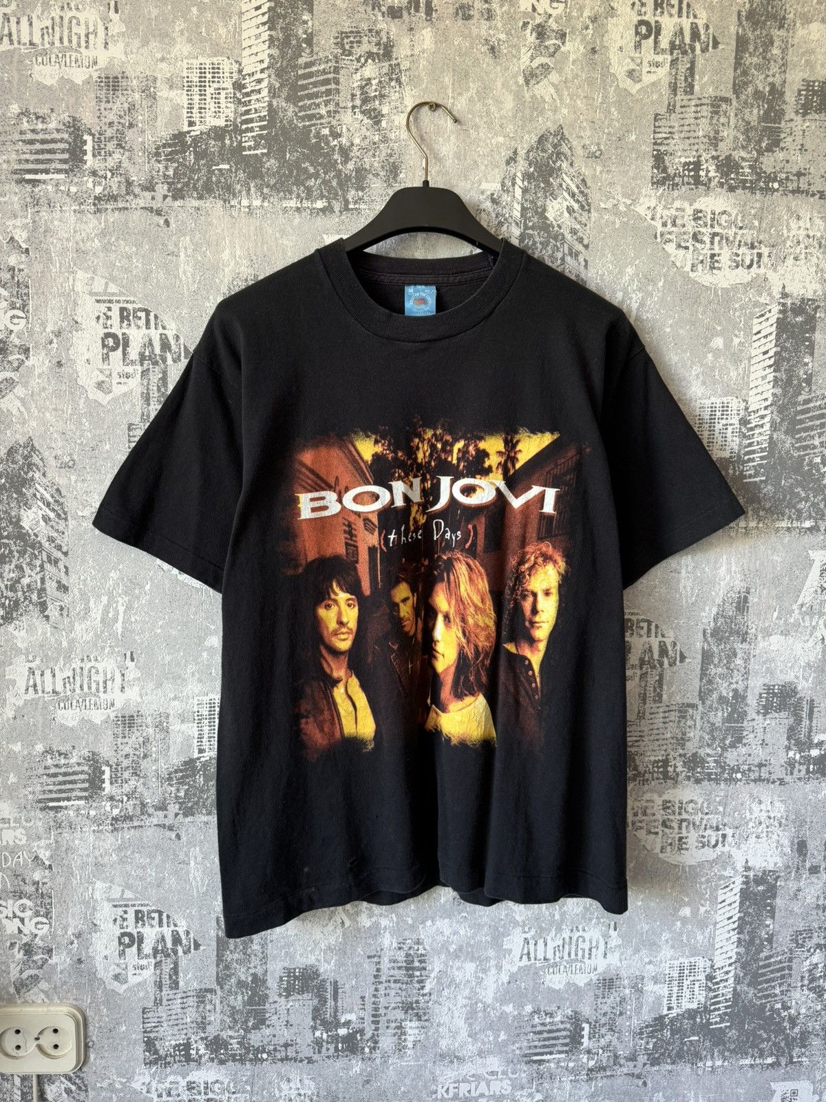 Band Tees Bon Jovi 1991 Vintage T-Shirt Size US M / EU 48-50 / 2 - 1 Thumbnail
