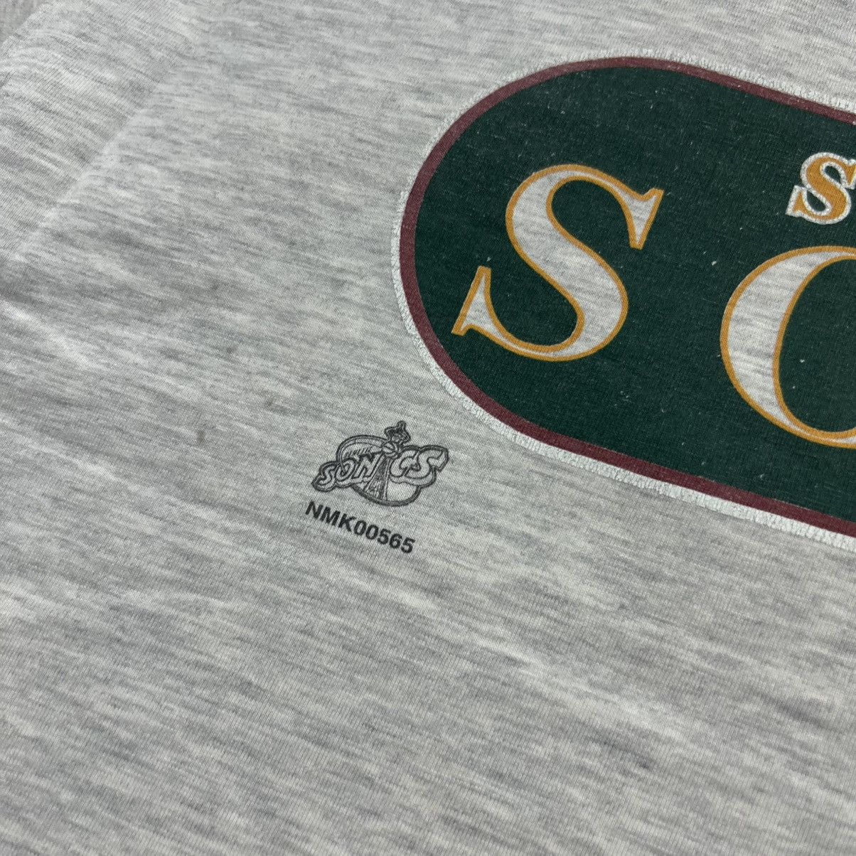 Nutmeg 90s Nutmeg Seattle Sonics Vintage NBA Oversized Tee T-Shirt Size US M / EU 48-50 / 2 - 6 Thumbnail