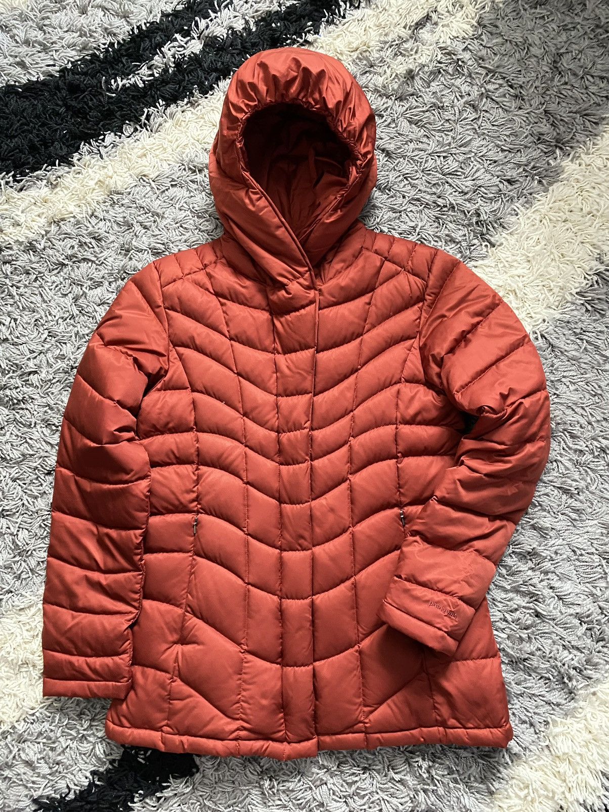 Patagonia Patagonia down jacket parka vintage Size L / US 10 / IT 46 - 1 Thumbnail