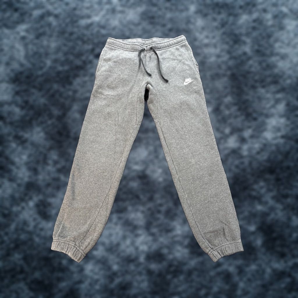Nike Nike Club Sweatpants Mens Small Gray Fleece Embroidered Joggers 804406-071 Pants Activewear Size US 29 - 1 Thumbnail