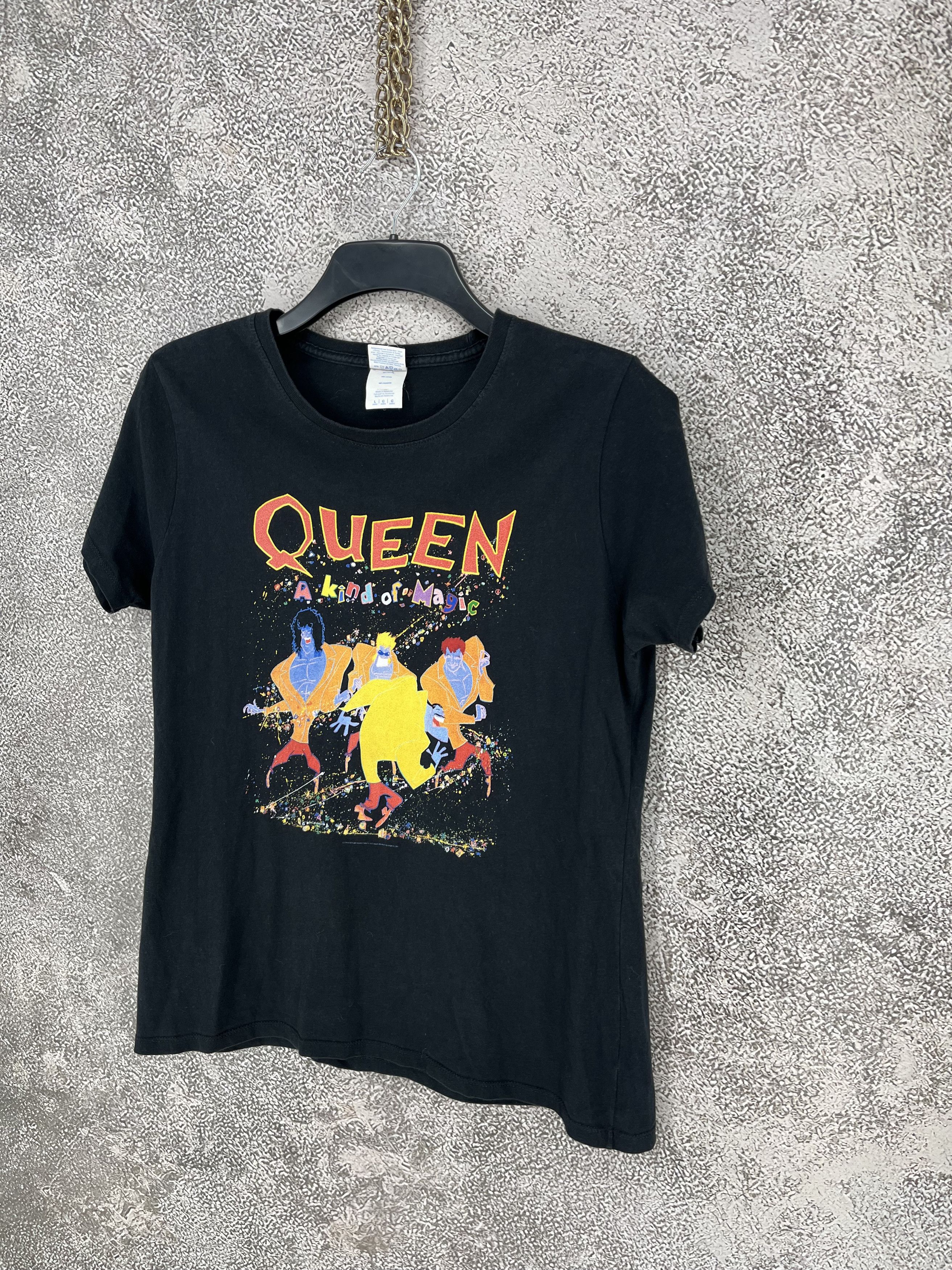 Band Tees Queen Vintage 2000s A Kind of Magic Rock Band Tee Size L / US 10 / IT 46 - 4 Thumbnail