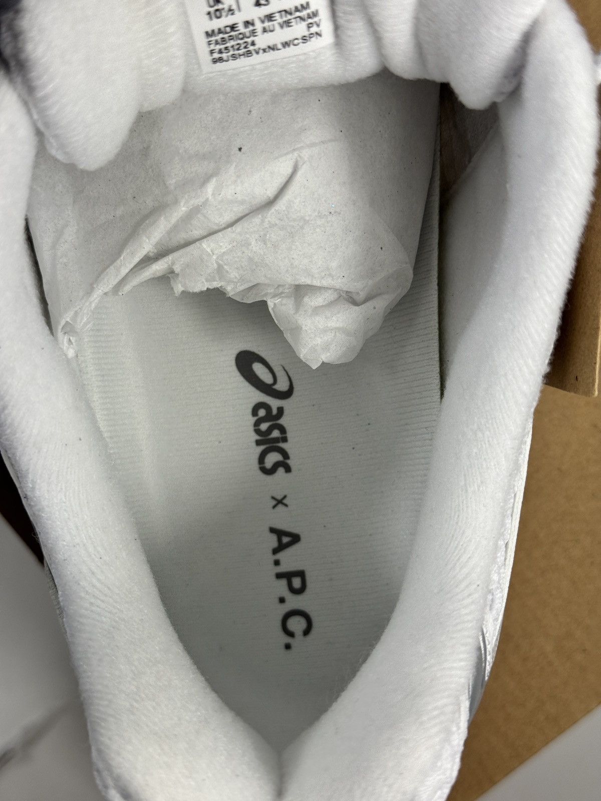 Asics + A.P.C GEL KAYANO 14 SNEAKERS Size US 11.5 / EU 44-45 - 11 Thumbnail