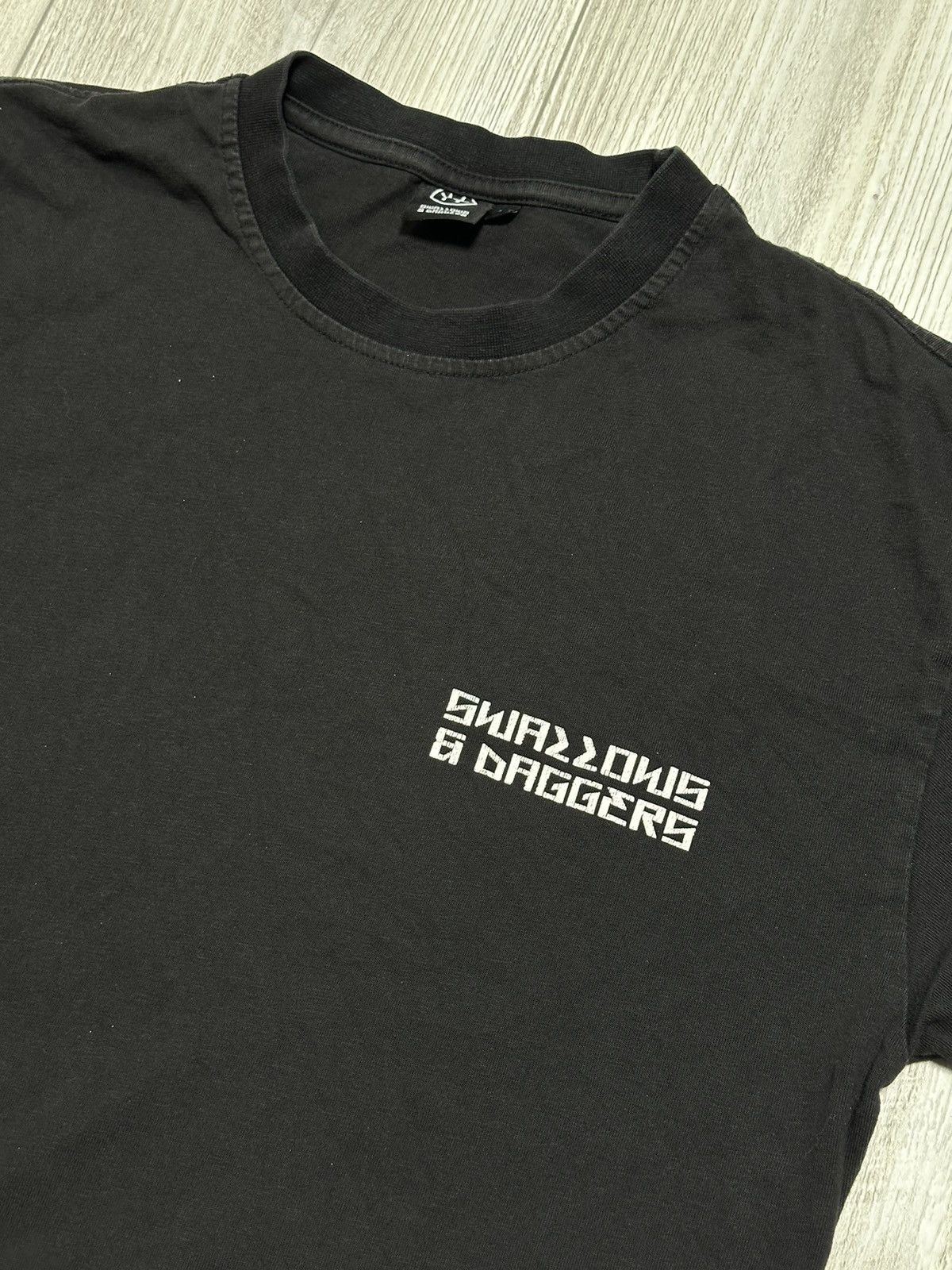 Zumiez Vintage Swallows Daggers T-shirt Streetwear Size US M / EU 48-50 / 2 - 4 Thumbnail