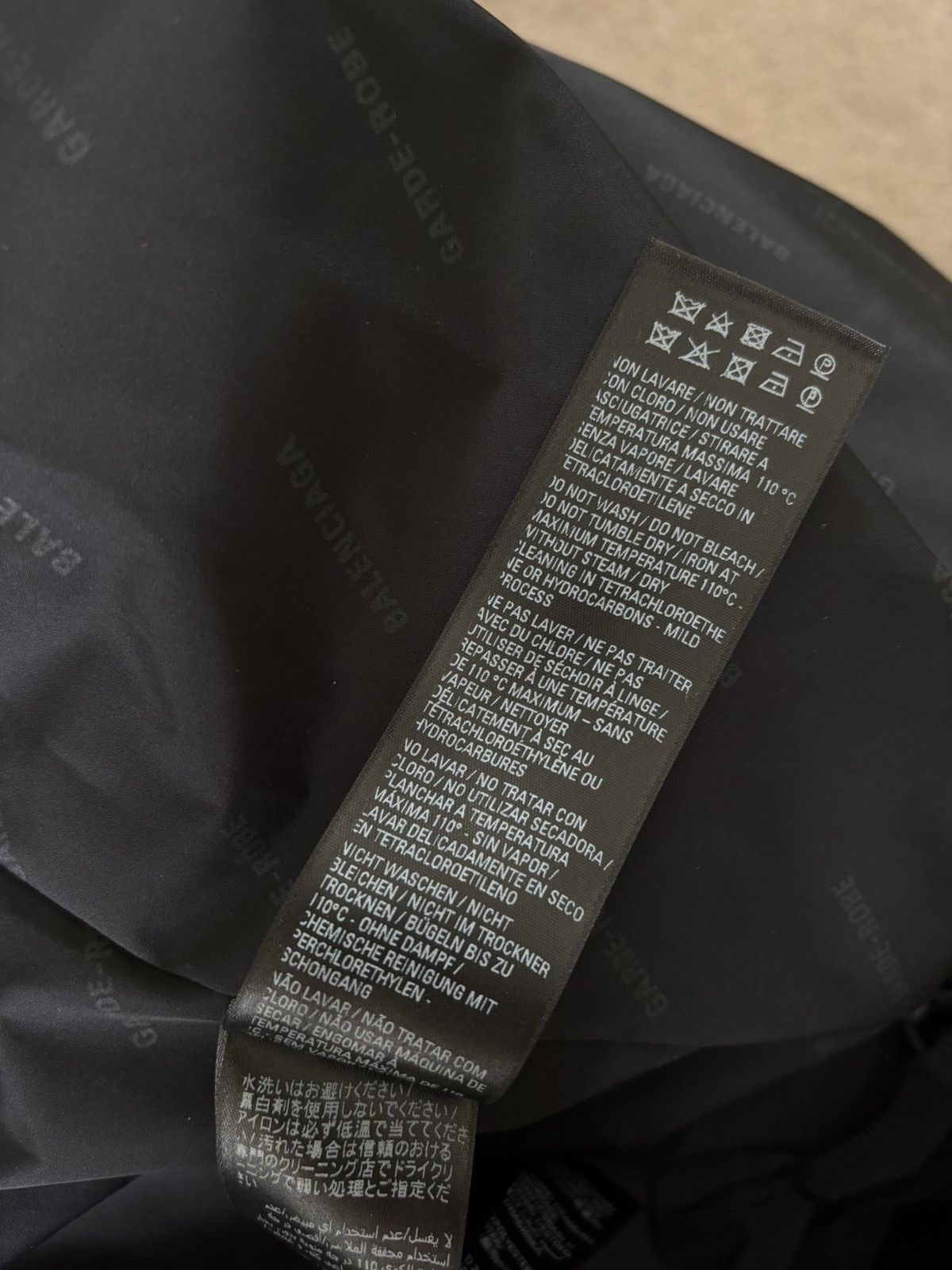 Balenciaga ⚡️QUICK SALE⚡️ Balenciaga by Demna Black puffer jacket Size US M / EU 48-50 / 2 - 7 Thumbnail