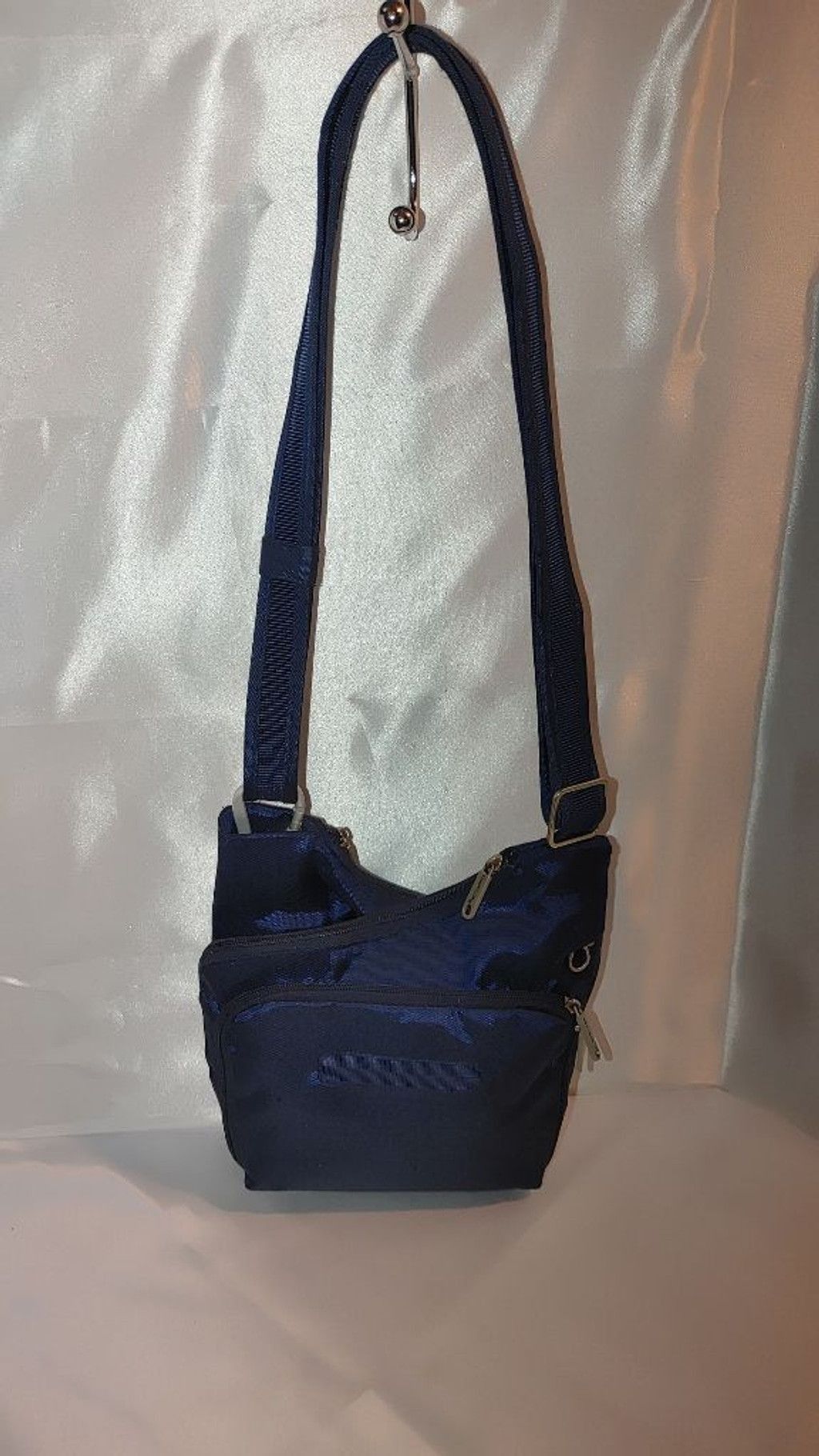 Away Travel Travelon RFID Crossbody Size ONE SIZE - 4 Thumbnail