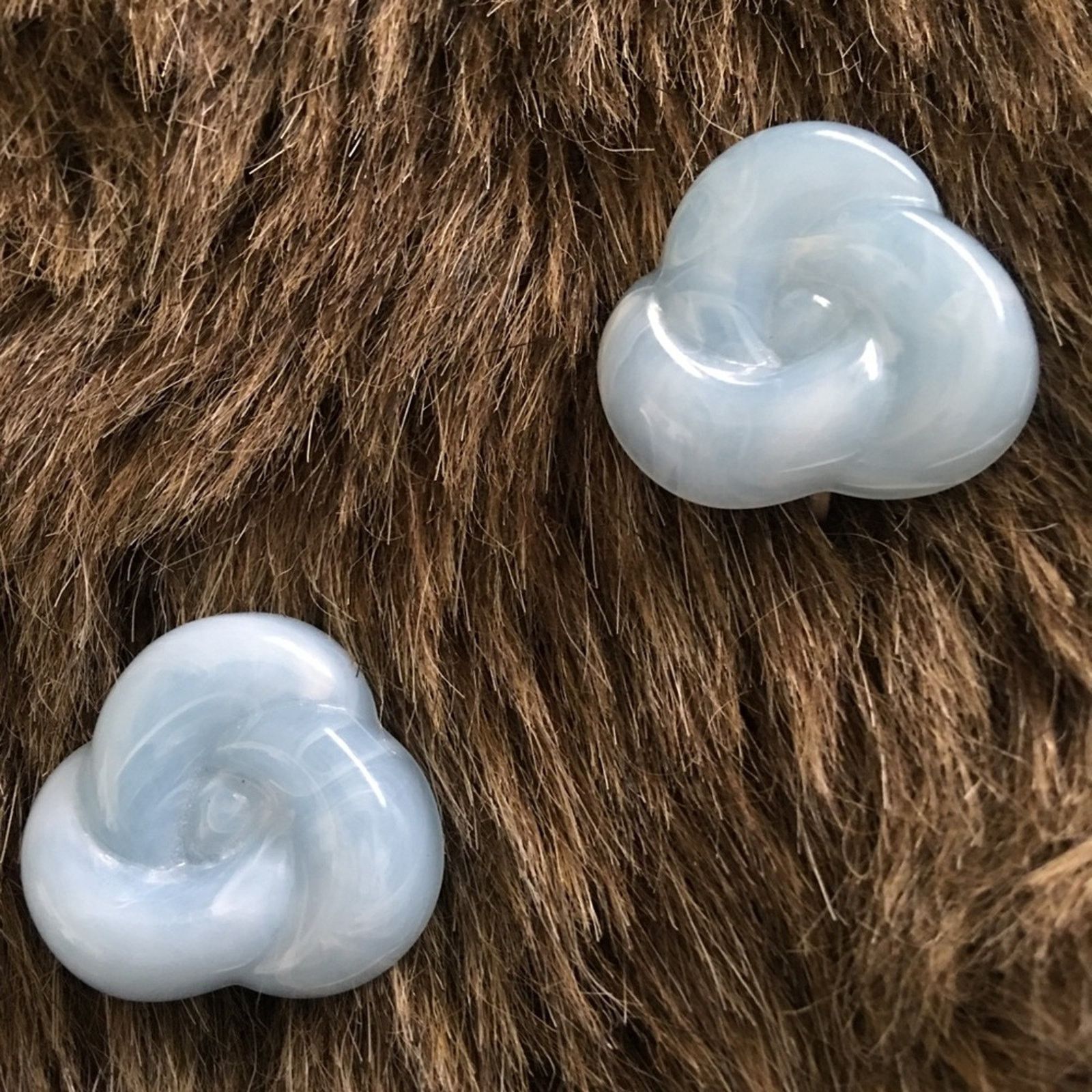 Vintage Vintage 70s light blue plastic swirl clip earrings Size ONE SIZE - 1 Thumbnail