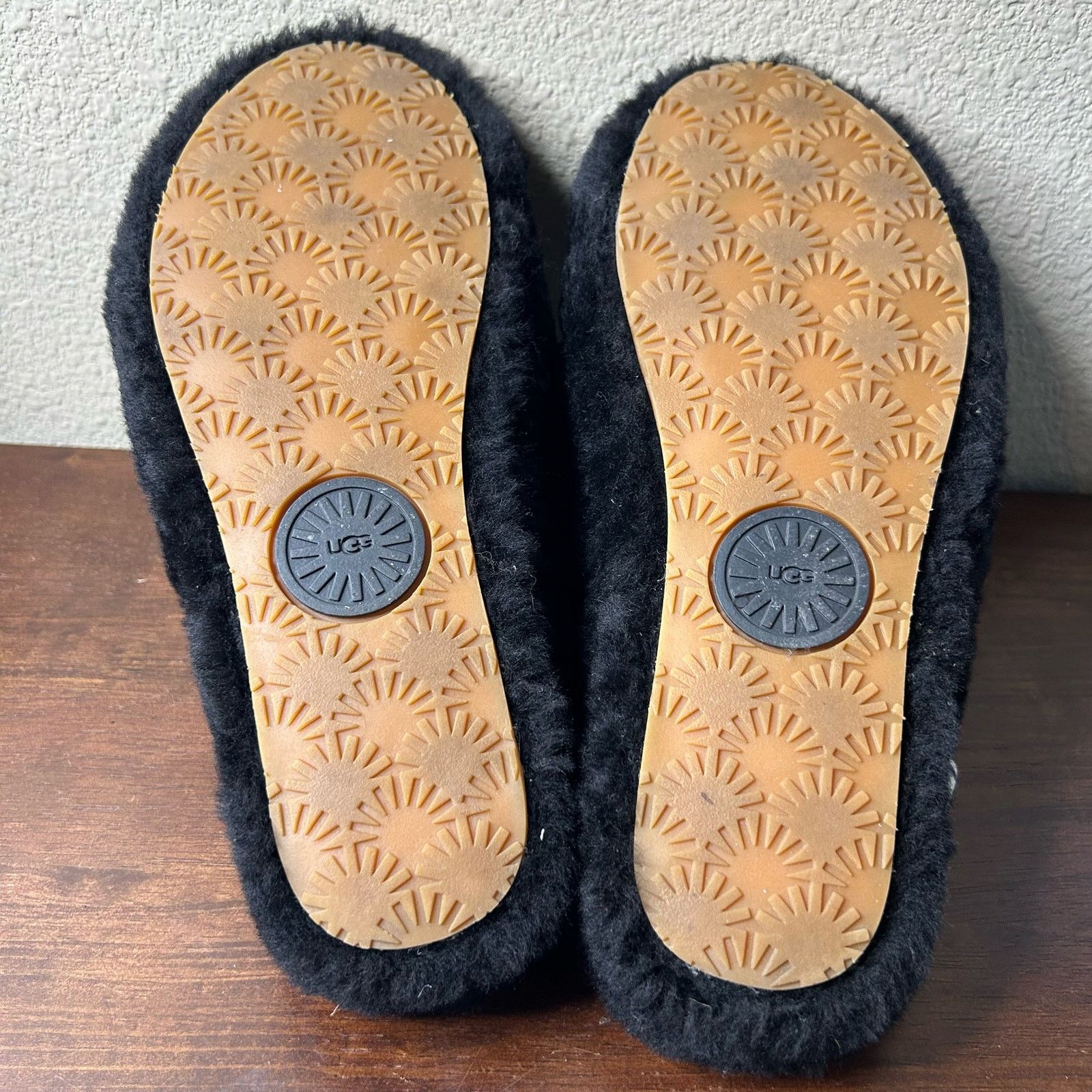 Ugg Ugg Slippers Sandals Fluff Yeah Elastic Slingback Size 8 Size US 8 / IT 38 - 6 Thumbnail
