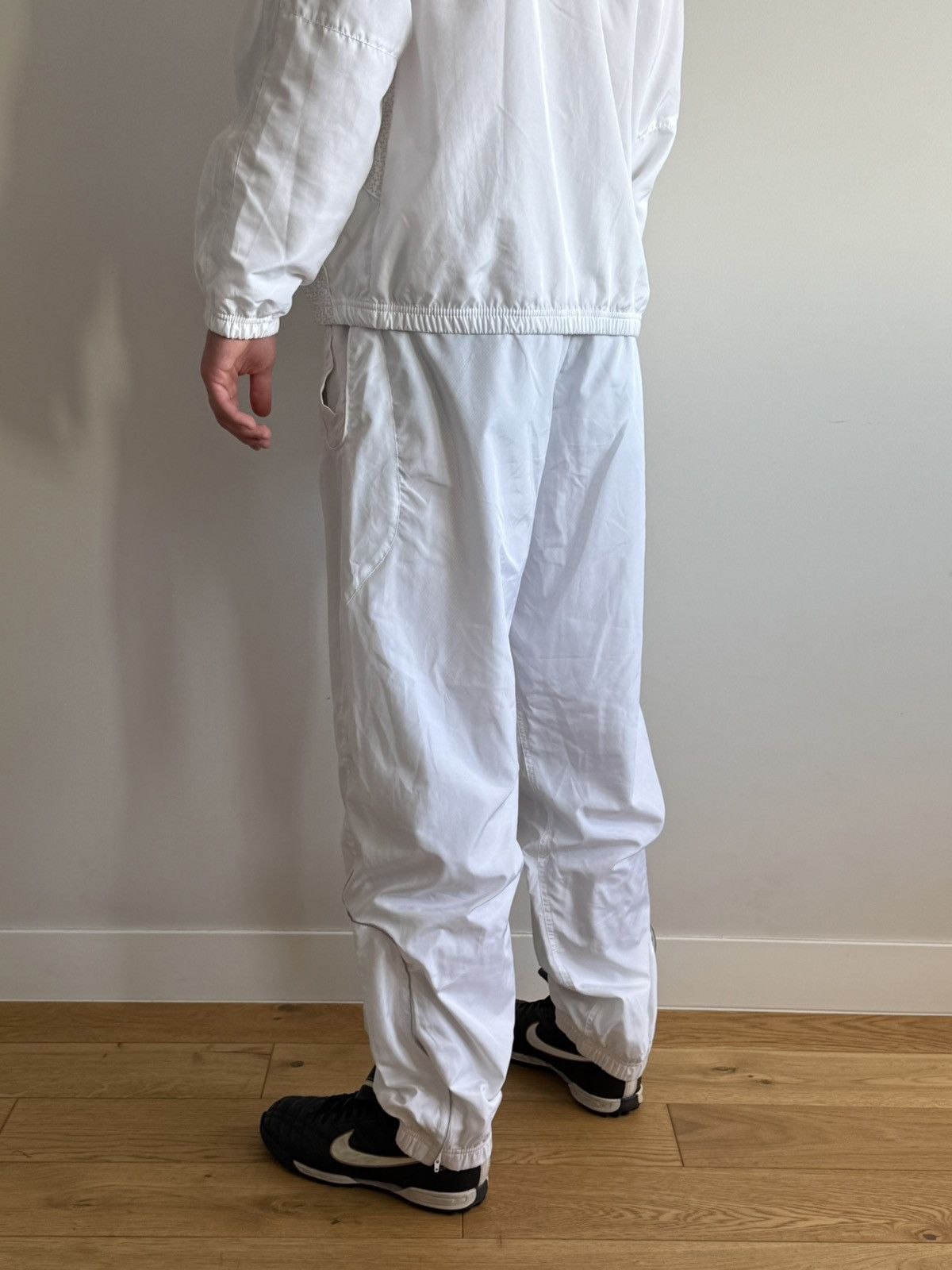 Nike Vintage Nike Air Max 360 Tracksuit White Large Men’s Size US L / EU 52-54 / 3 - 3 Thumbnail