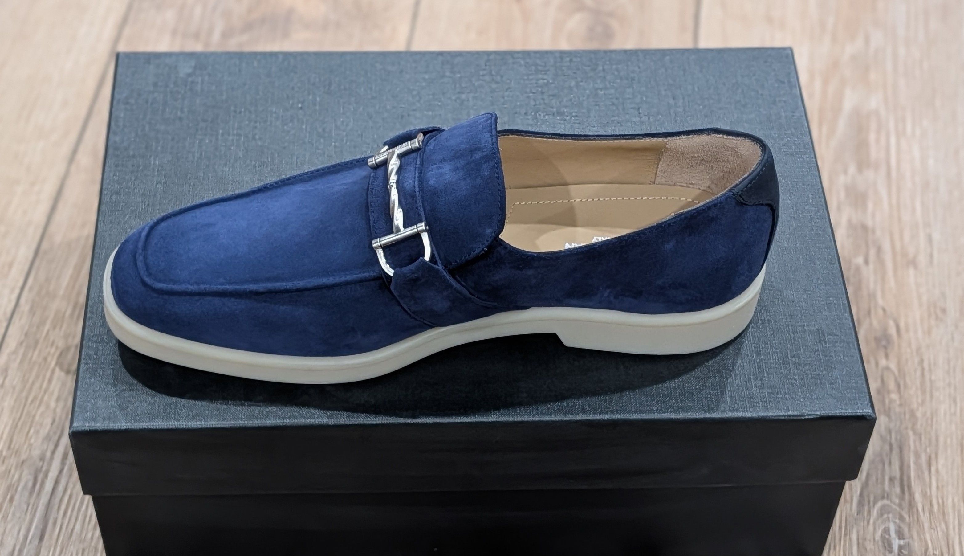 Stuart Weitzman Stuart Weitzman "Aurelio" Suede Loafers Navy 44 US 11 Size US 11 / EU 44 - 7 Thumbnail
