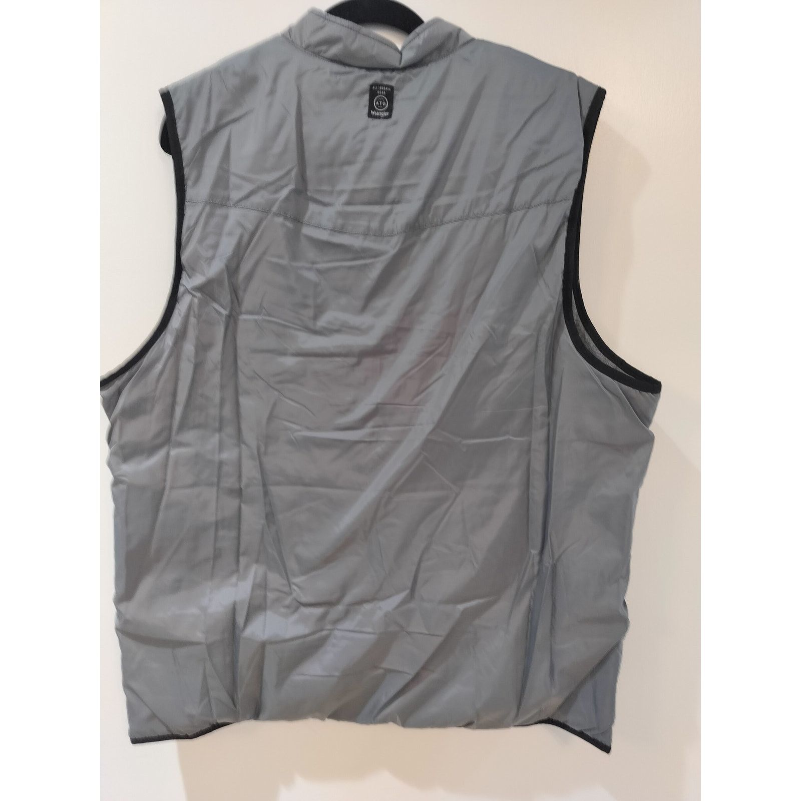 Wrangler Wrangler ATG Reversible Vest Gray Water Resistant Men’s LT Size US L / EU 52-54 / 3 - 4 Thumbnail