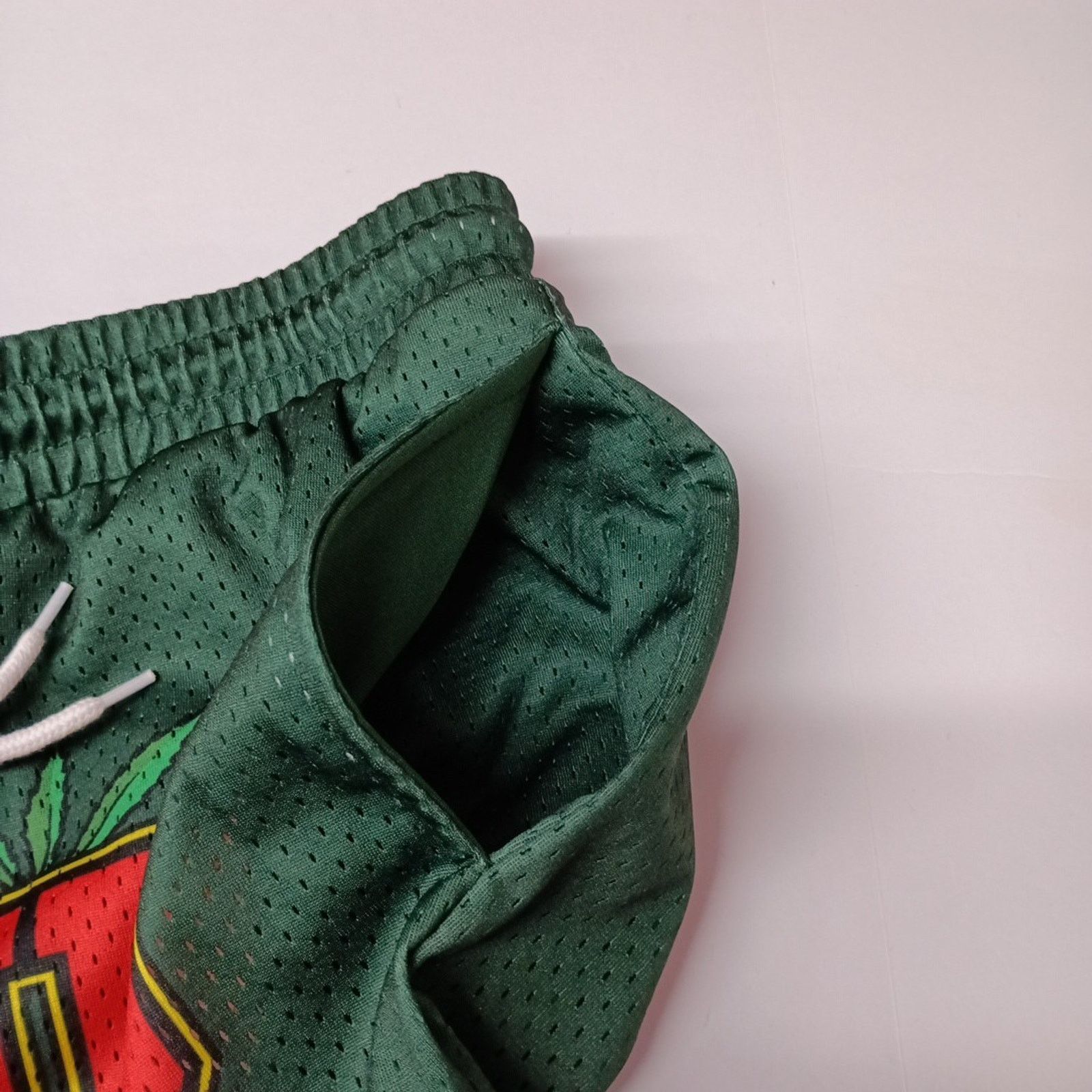 Other Cheech and Chong " Best Buds" Shorts Men's Size 2XL Green Size US 40 / EU 56 - 3 Thumbnail