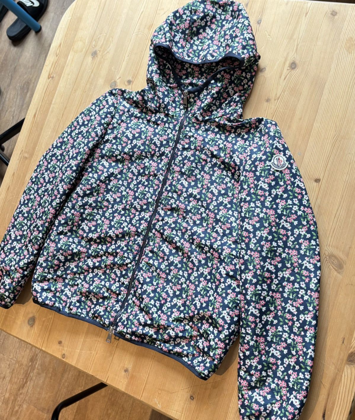 Moncler Moncler Vive Jacket Size S / US 4 / IT 40 - 2 Thumbnail