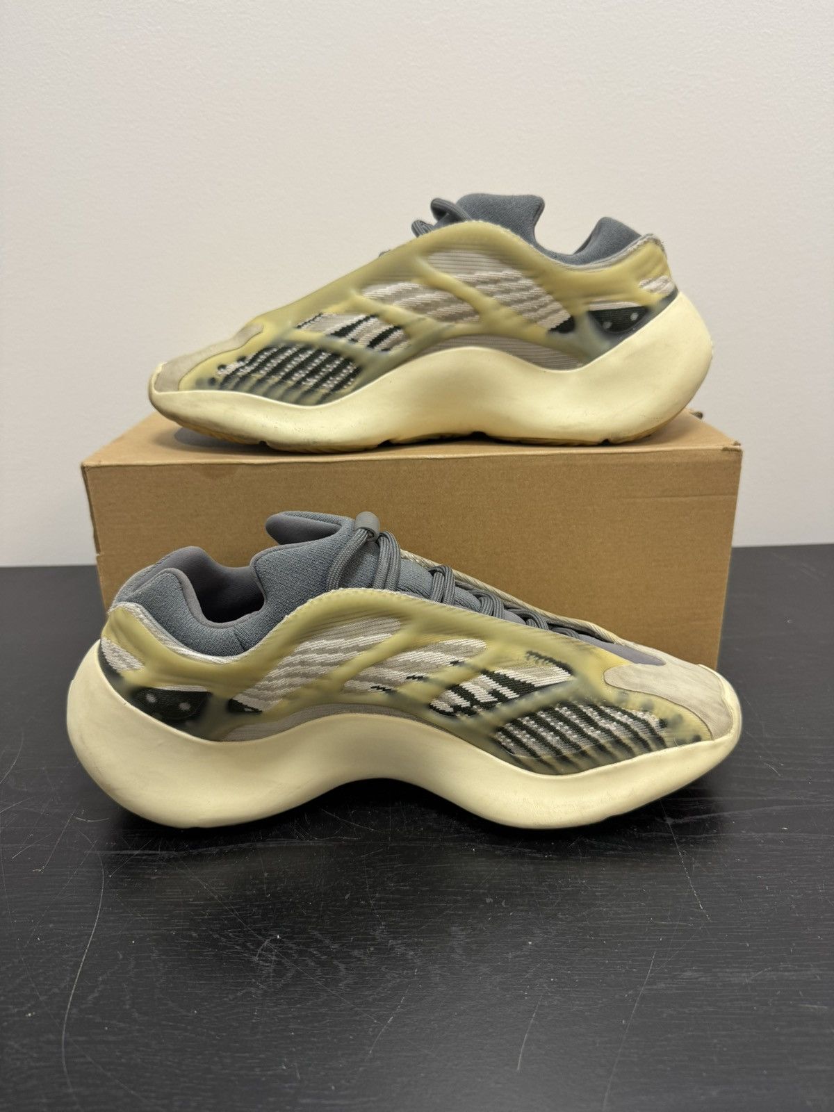 Yeezy Yeezy 700 v3 fade salt Size US 11.5 / EU 44-45 - 2 Thumbnail
