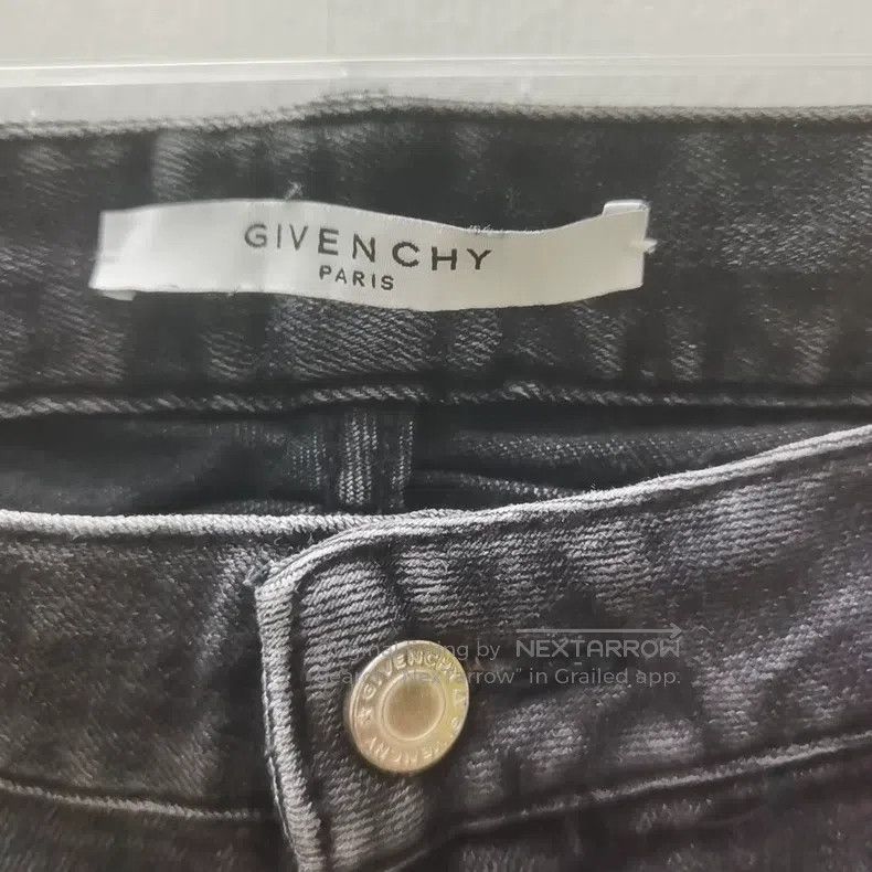 Givenchy Givenchy Black denim pants - high waist design, well-struc Size US 34 / EU 50 - 4 Thumbnail
