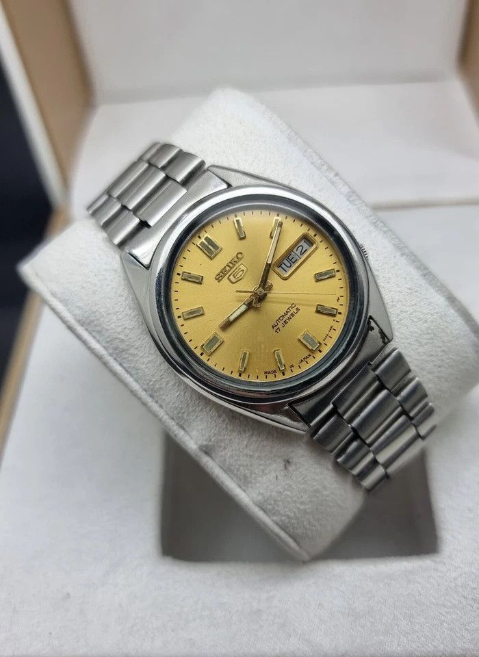 Seiko × Vintage Seiko - Vintage Seiko 5 Gold Dial Automatic Day/Date Watch Size 36 - 3 Thumbnail