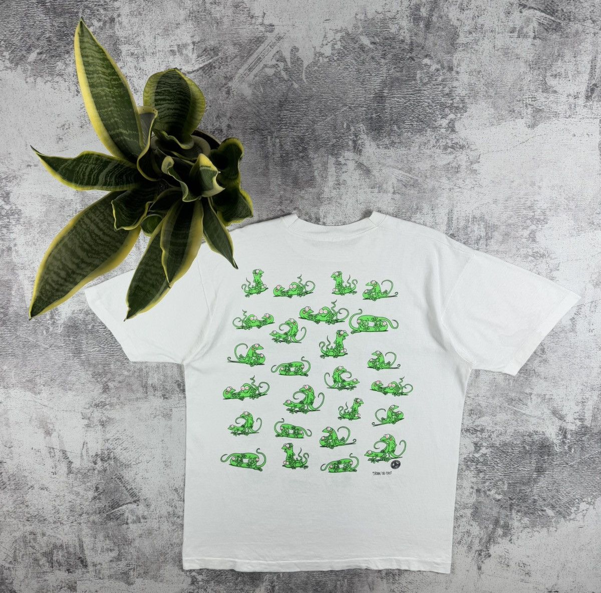 Vintage Kama Sutra Lizard Sex Positions New Braunfels T Shirt Tee Size US XL / EU 56 / 4 - 2 Thumbnail