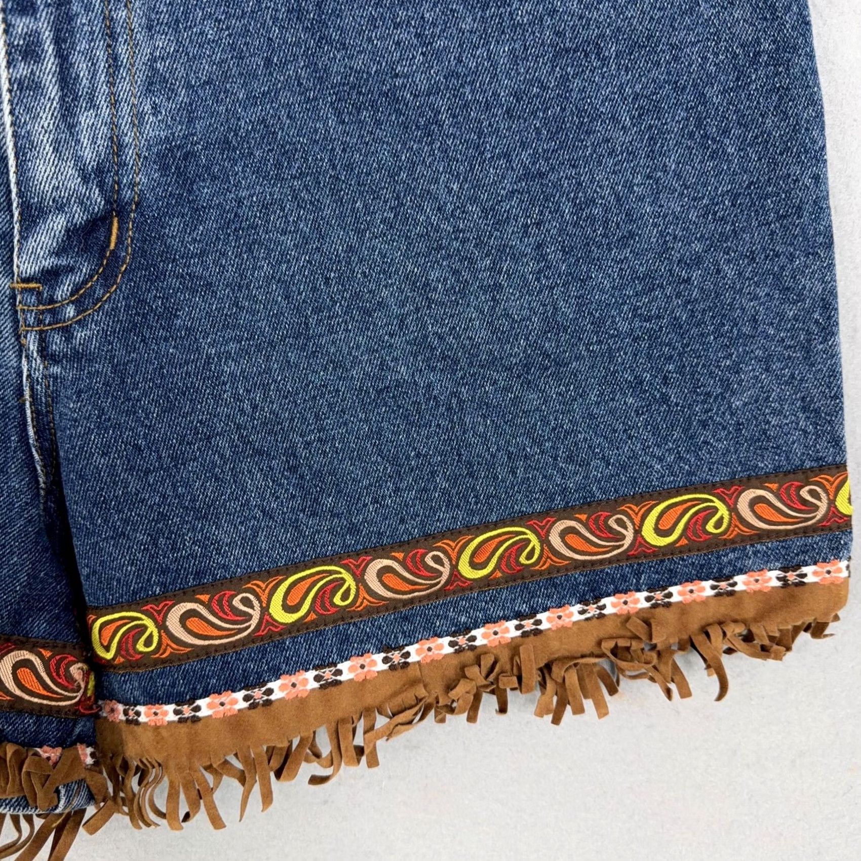 Denime VINTAGE Zana-di Denim Shorts Juniors 11/12 Blue Fringe Western Boho Festival Y2k Jeans Shorts Womens? Size 32" / US 10 / IT 46 - 3 Thumbnail