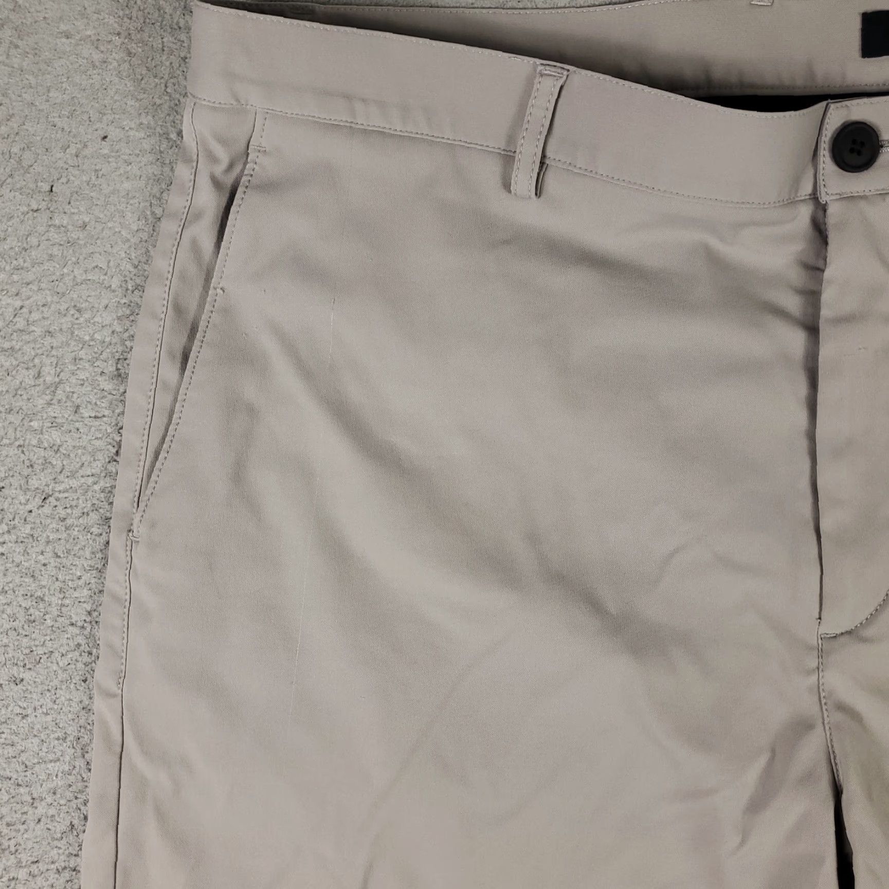 Theory Theory Men Size 40 Chino Flat Front Dri Fit Beanie Beige/Gray Polyester Shorts Casual Short Size US 40 / EU 56 - 2 Thumbnail