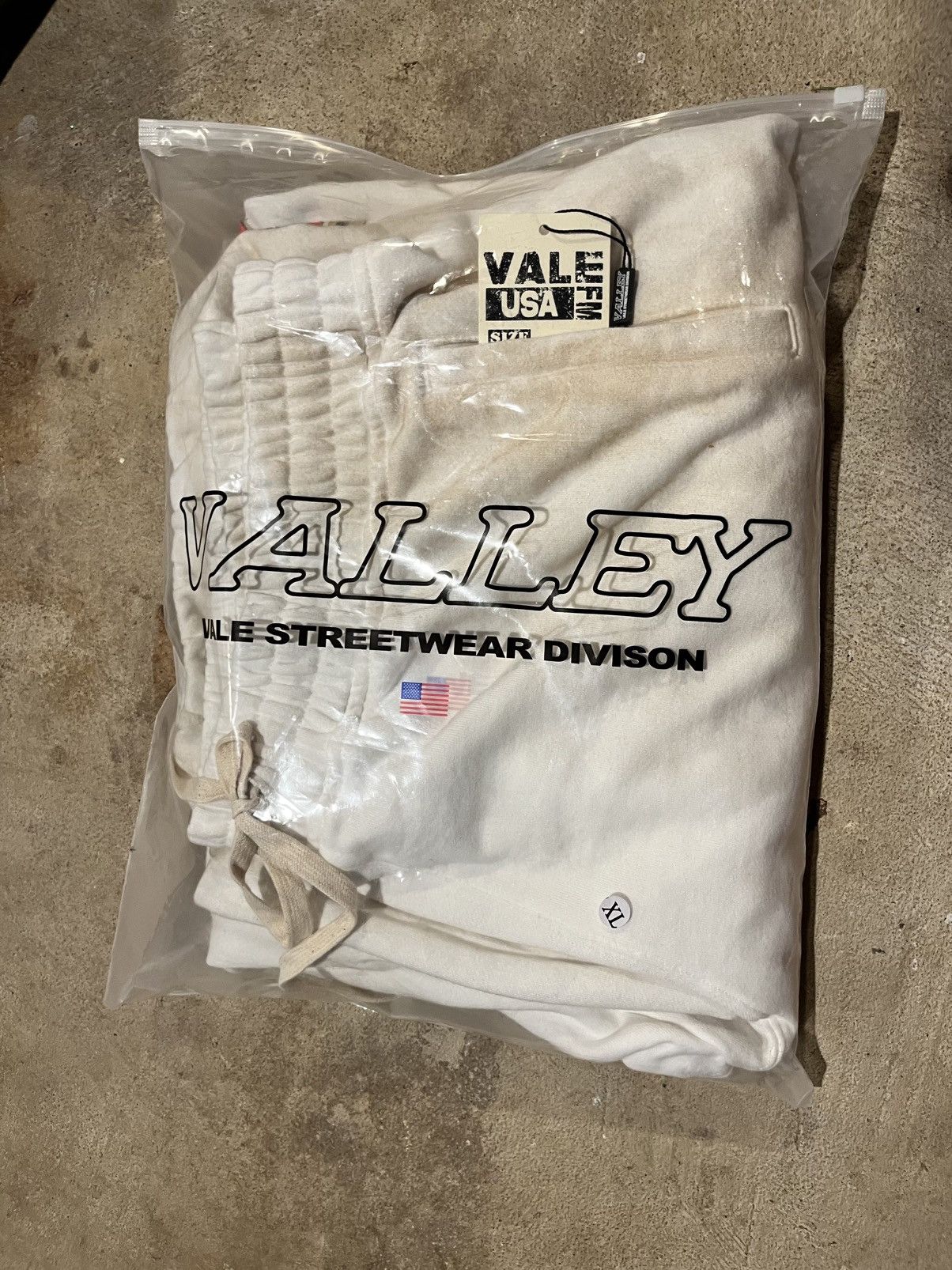 Vale Vale reborn sweats XL Size US 36 / EU 52 - 10 Thumbnail