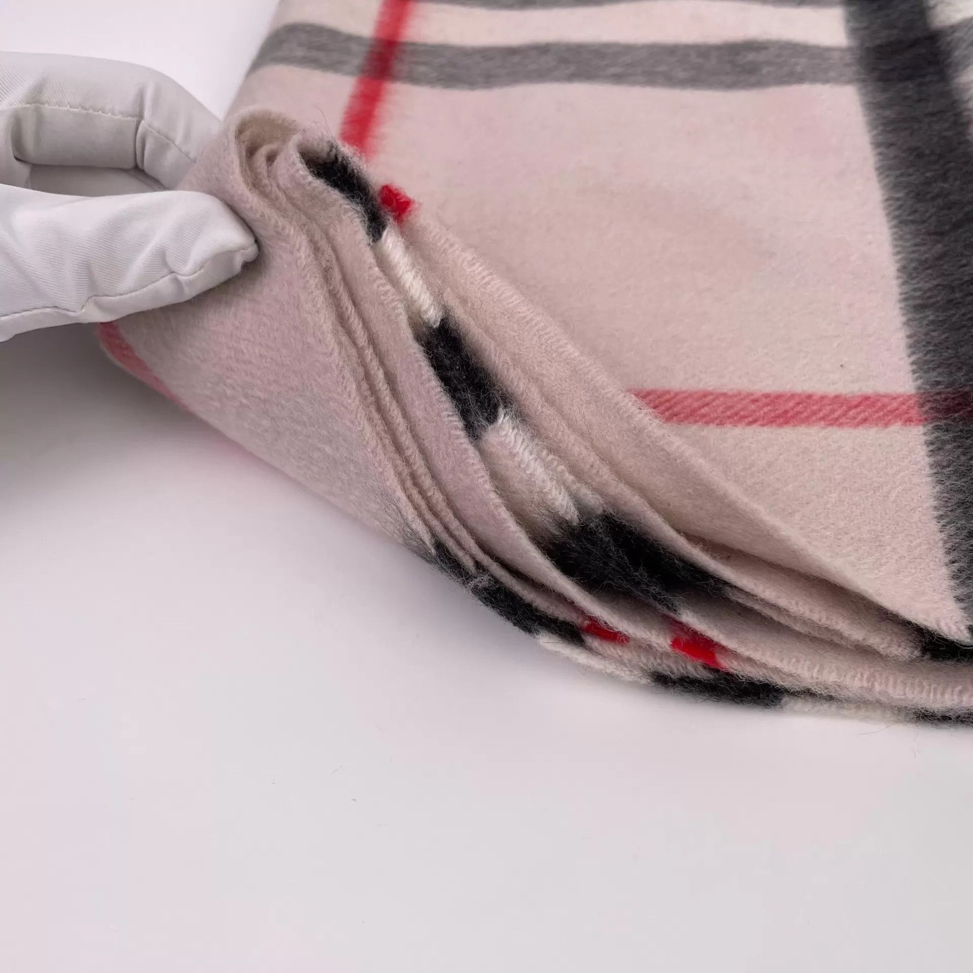 Burberry Burberry Check Scarf 100% Cashmere New W/Box & Tags Size ONE SIZE - 8 Thumbnail