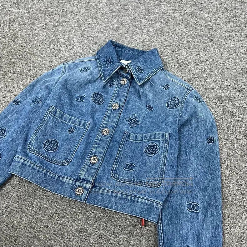 Chanel Chanel 24S camelia relief logo denim jacket Size XXS / US 00 / IT 34 - 4 Thumbnail