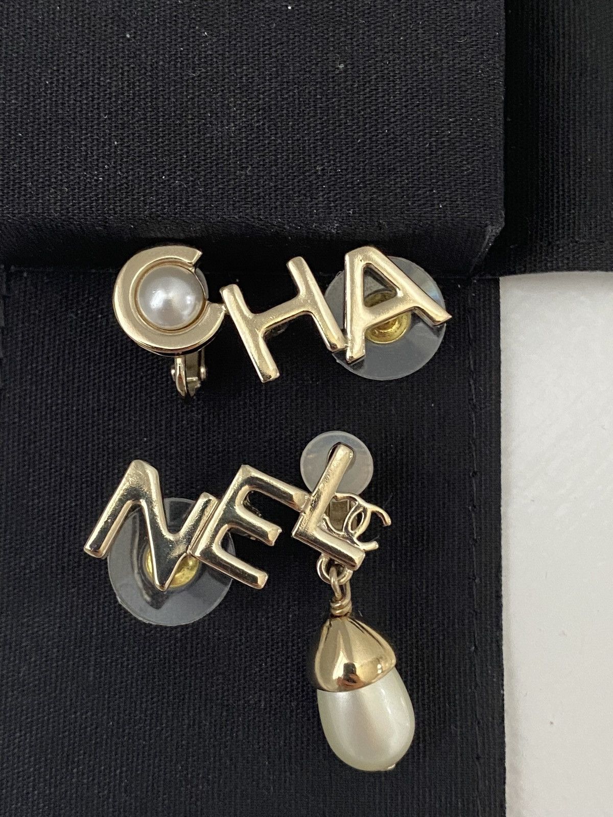 Chanel Authentic Chanel earrings Size ONE SIZE - 3 Thumbnail
