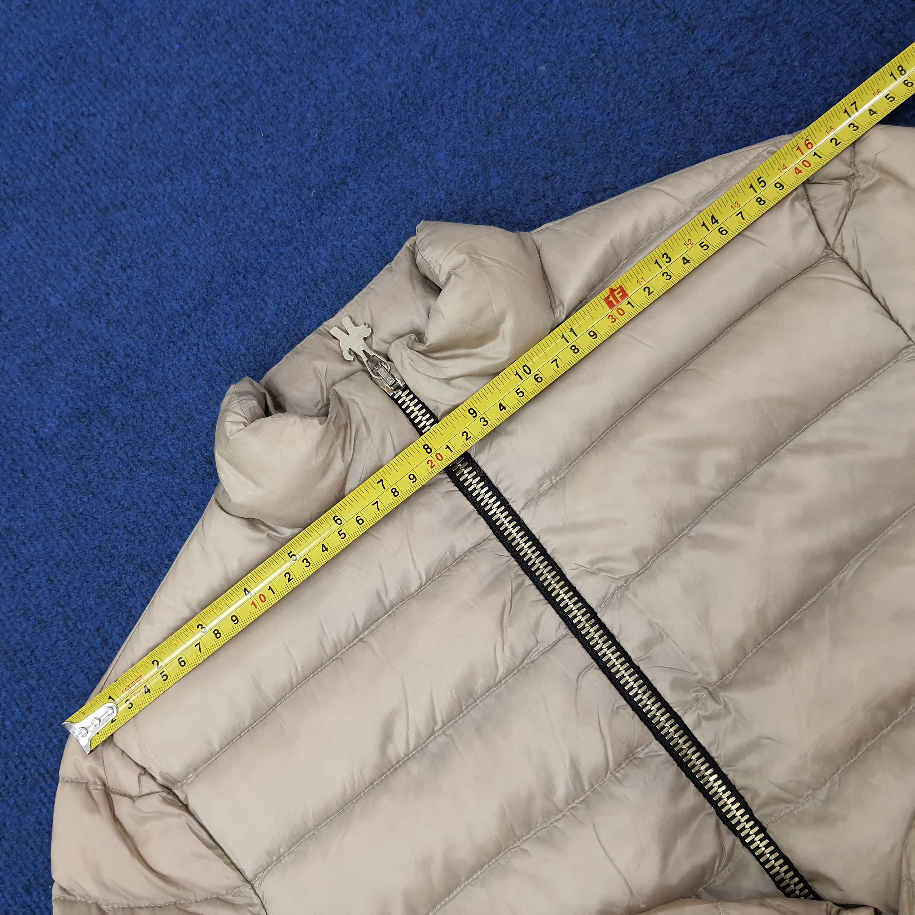 Vintage Moncler Designer Outdoor Puffer Jacket C247N26