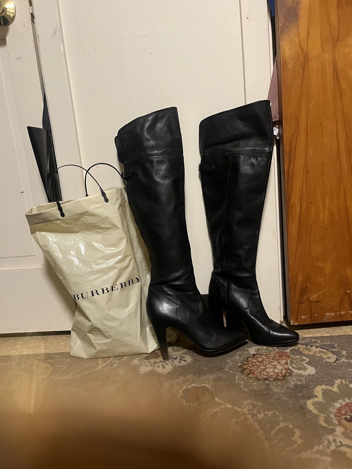 Banana Republic BR BLACK LEATH OVER KNEE VINTAGE BOOT Size US 8.5 / IT 38.5 - 2 Thumbnail