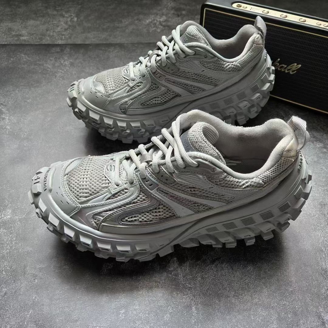 Balenciaga Balenciaga Gray Lowtop Sneakers 41 Men Size US 8.5 / EU 41-42 - 1 Thumbnail