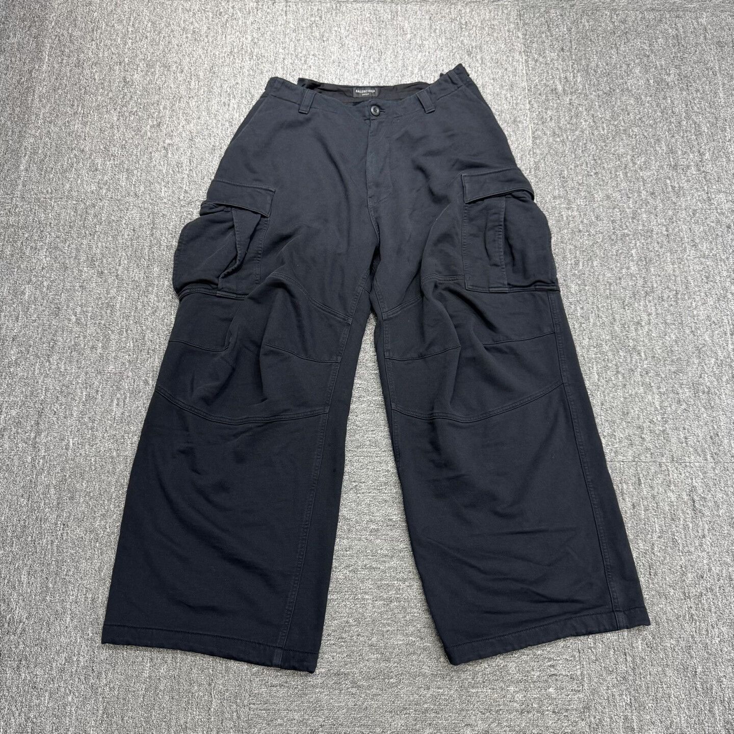 Balenciaga balenciaga cargo pocket work pants Size US 34 / EU 50 - 1 Thumbnail