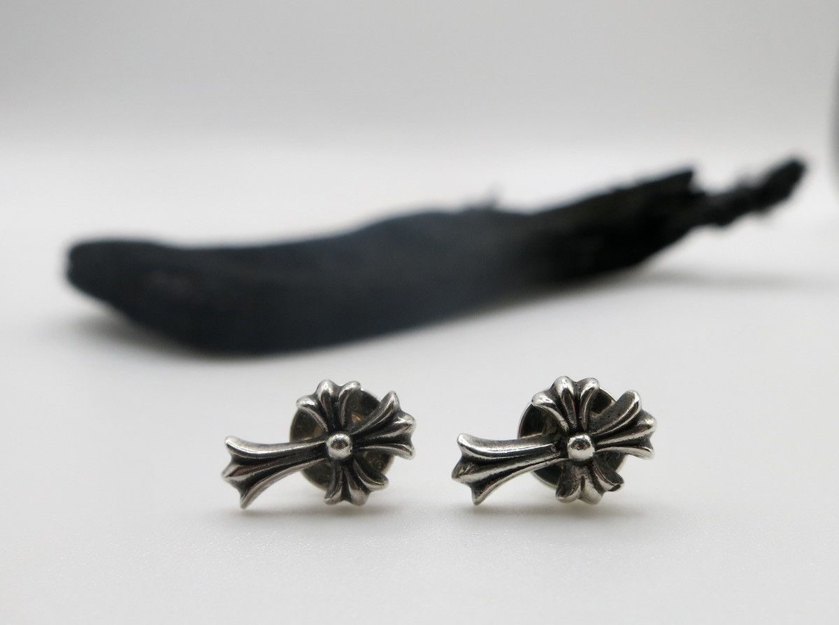 Cromantic Heart Earrings